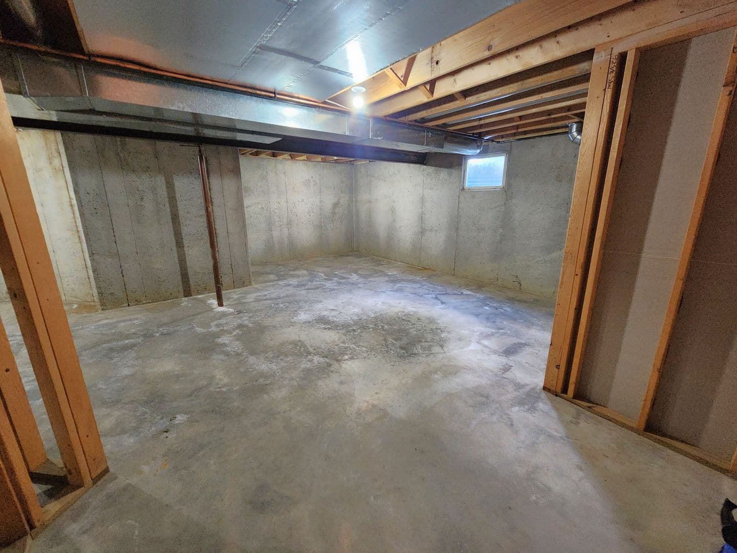 Topeka House: 3612 SW Ashworth Ct.