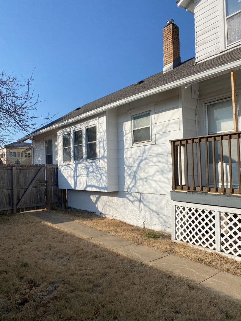 Topeka House: 2080 SW Washburn Ave.