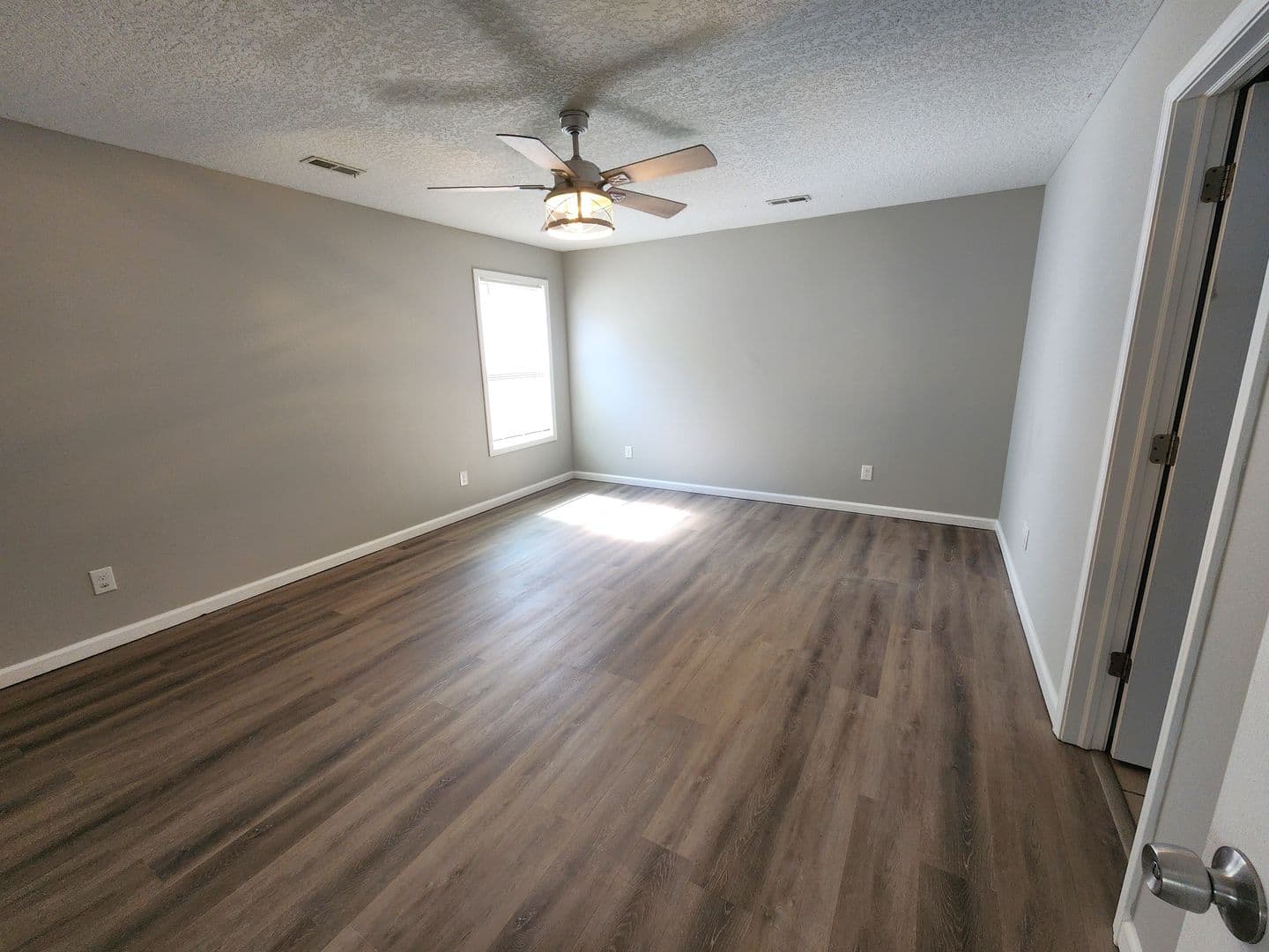 Topeka House: 7110 SW Greenview Dr.