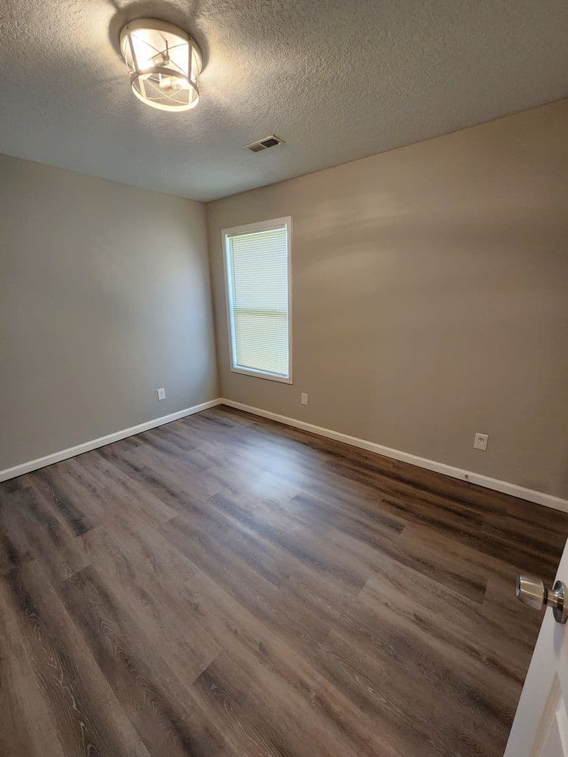 Topeka House: 7110 SW Greenview Dr.