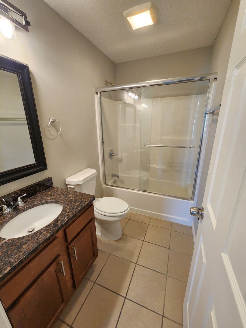 Topeka House: 7110 SW Greenview Dr.