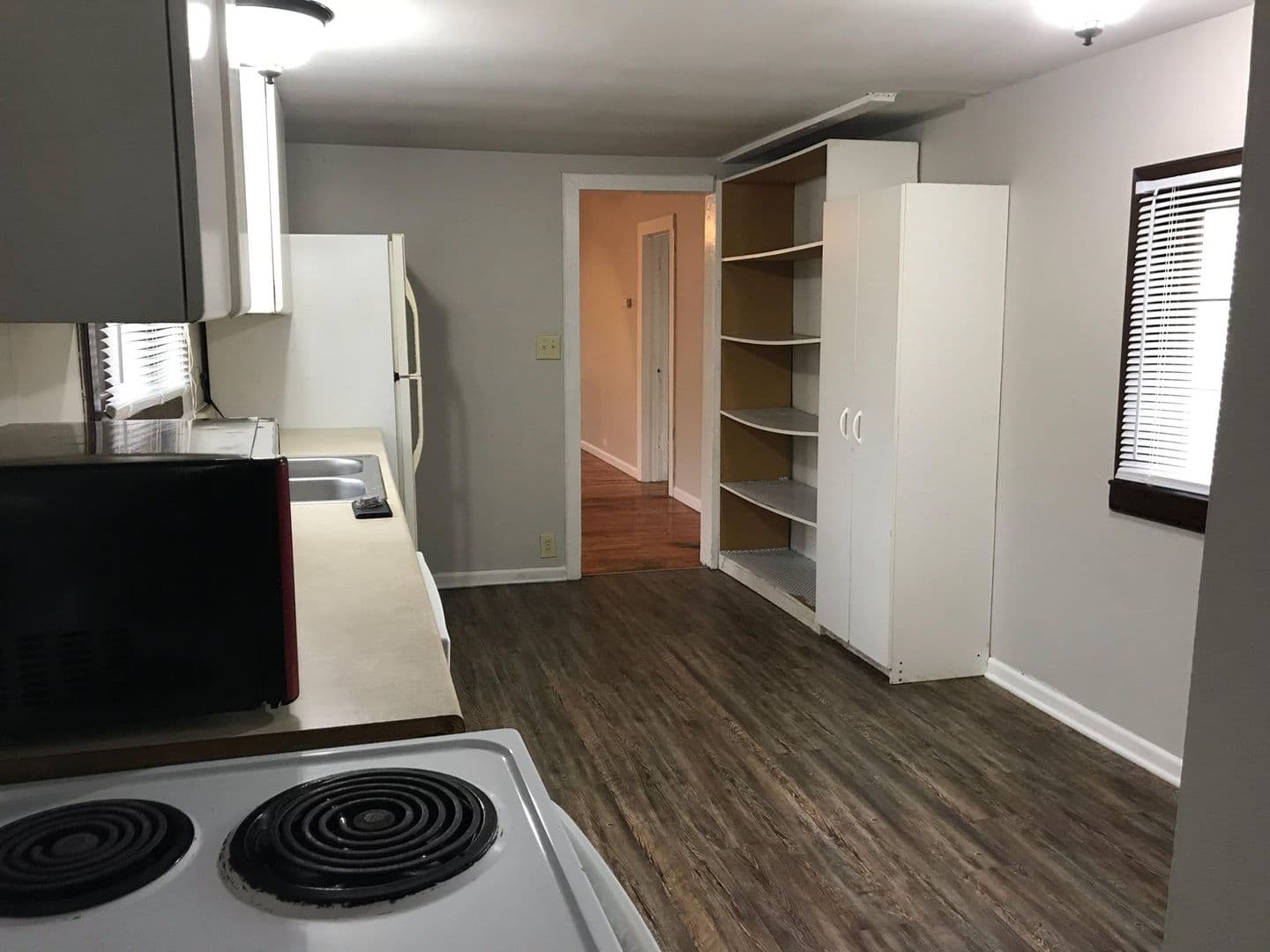 Topeka House: 1228 SW Lane St
