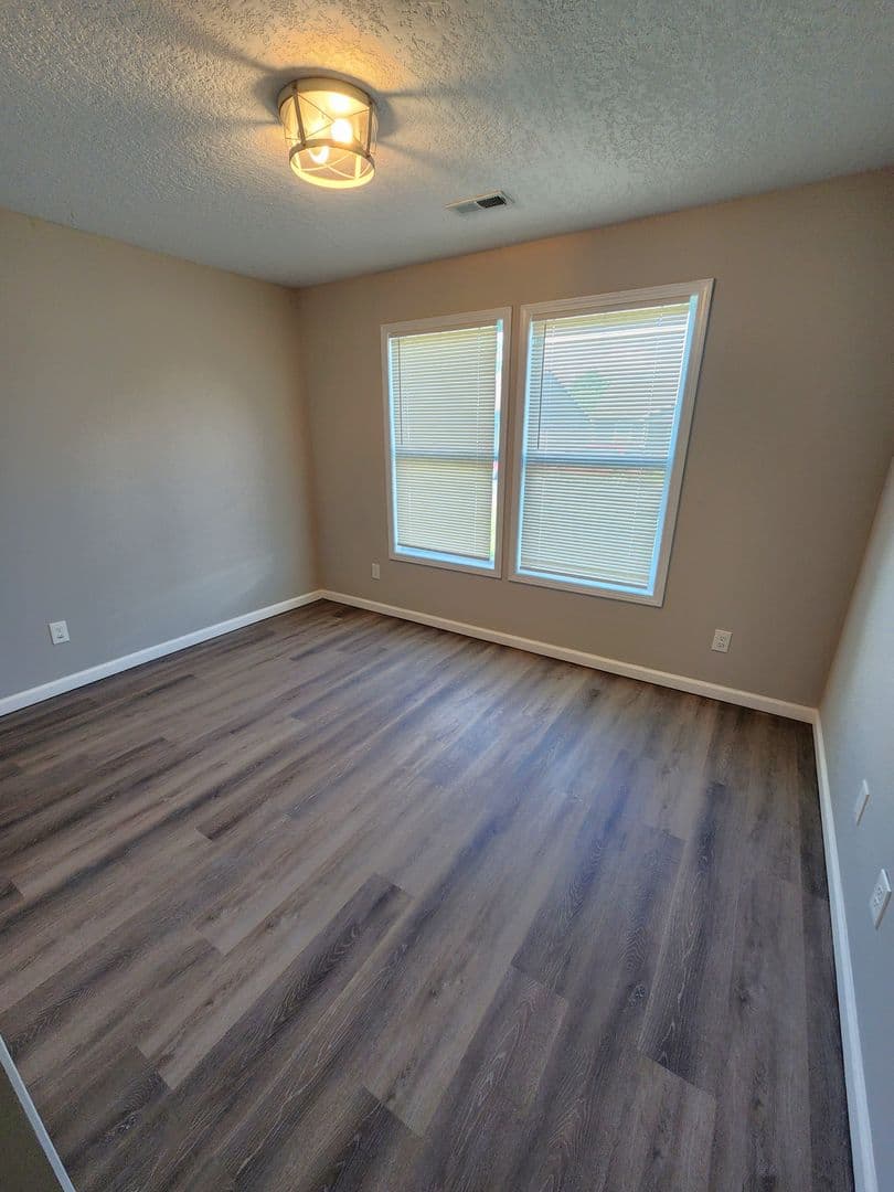 Topeka House: 7110 SW Greenview Dr.