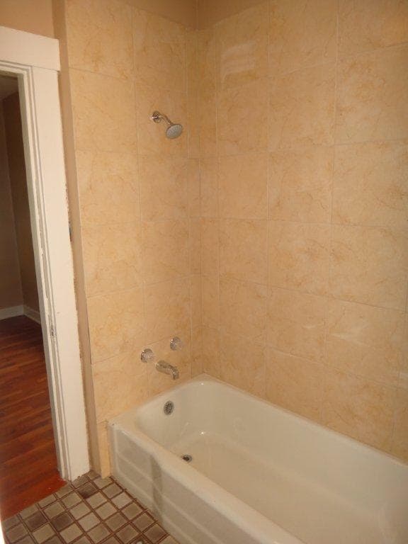 Topeka House: 1228 SW Lane St