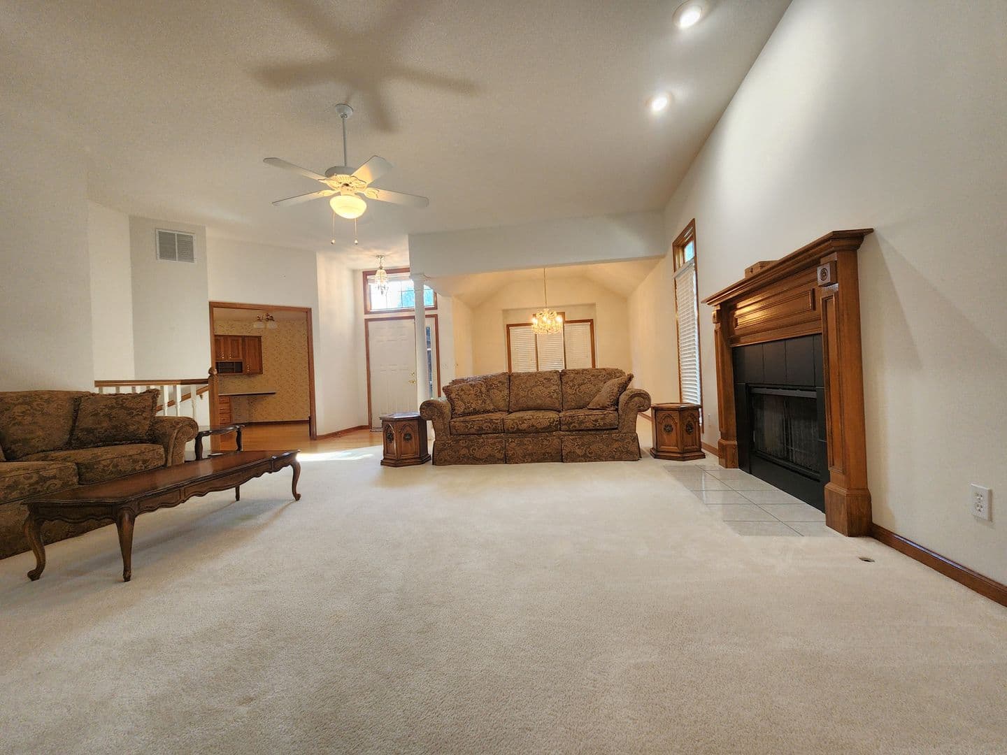 Topeka House: 3612 SW Ashworth Ct.