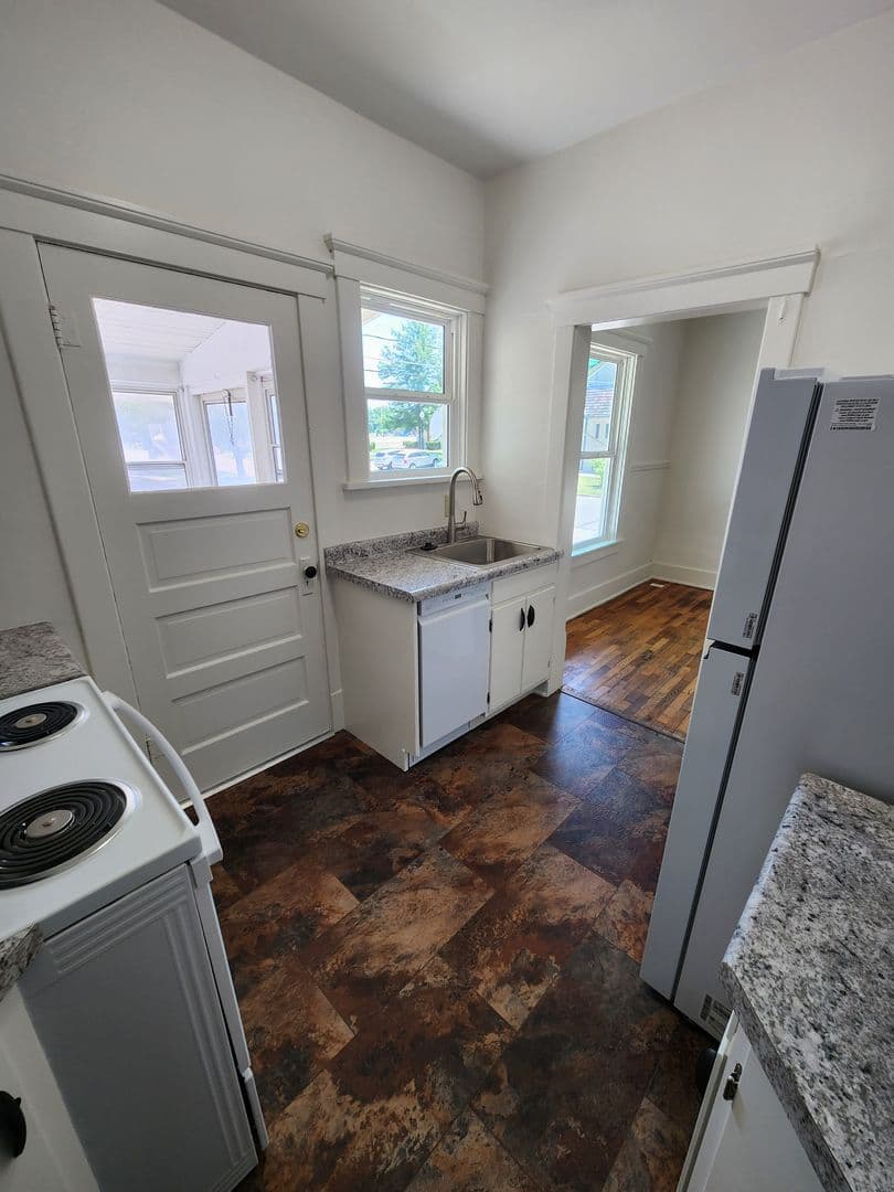 Topeka House: 1014 SW 9th St.