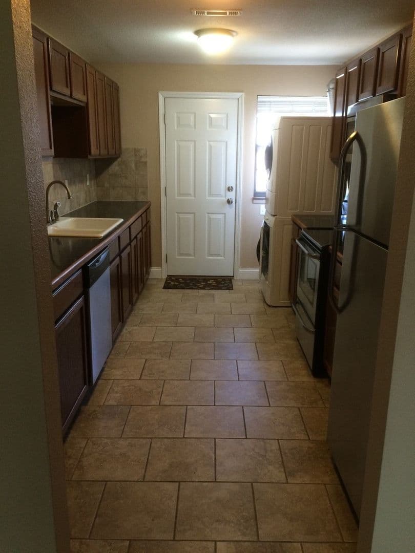 Topeka House: 2934 SW Lydia Ave. #205