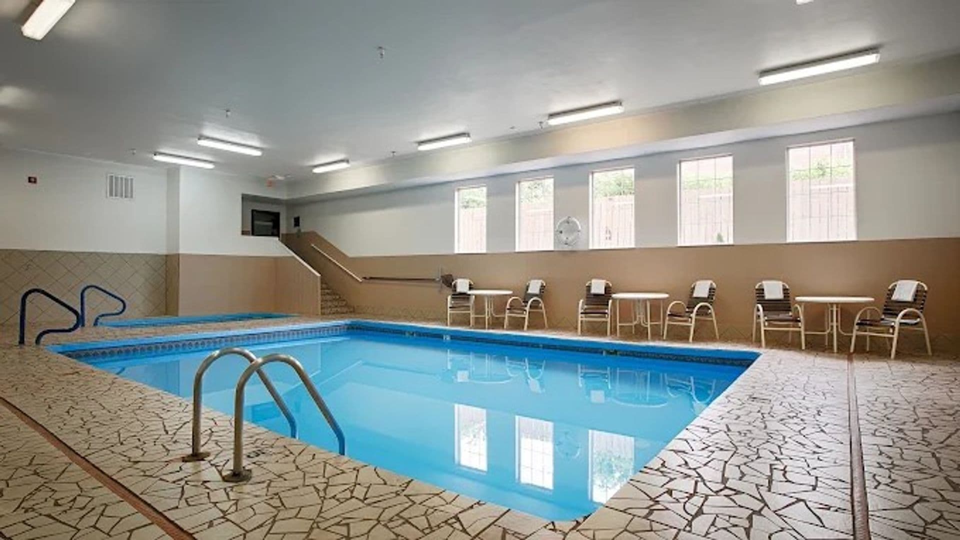 Topeka Apartment: 700 SW Fairlawn Rd. - Best Western RM 217