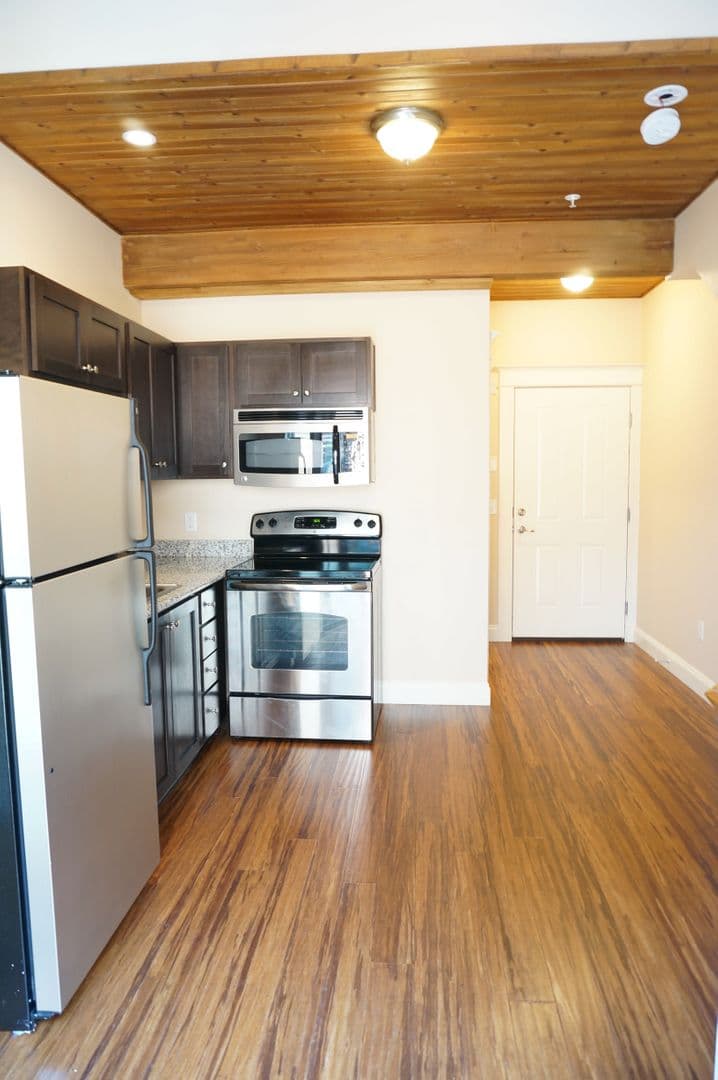 Portland Apartment: 3855 N Mississippi Avenue
