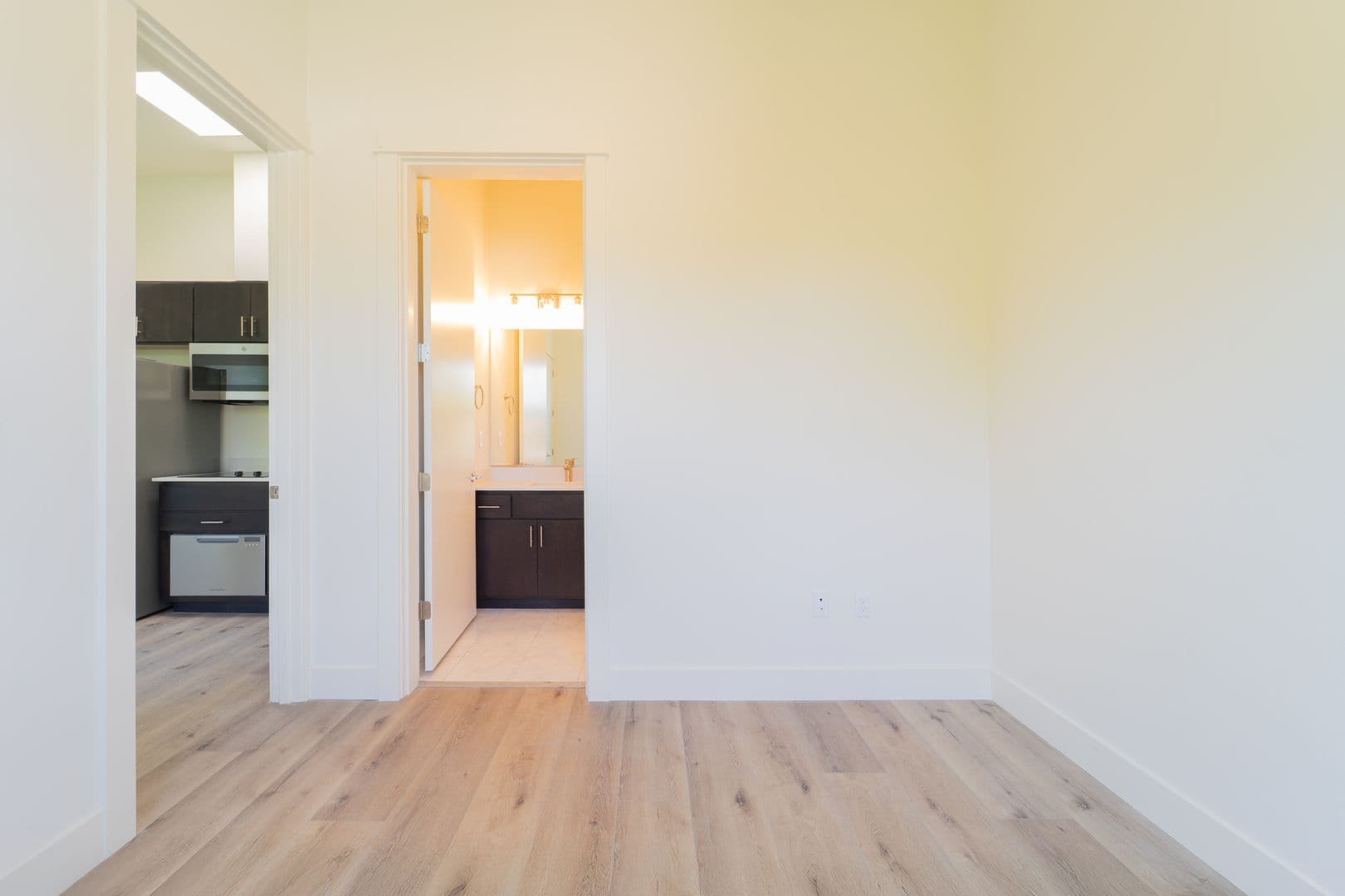 Portland Apartment: 2260 NW Pettygrove St.