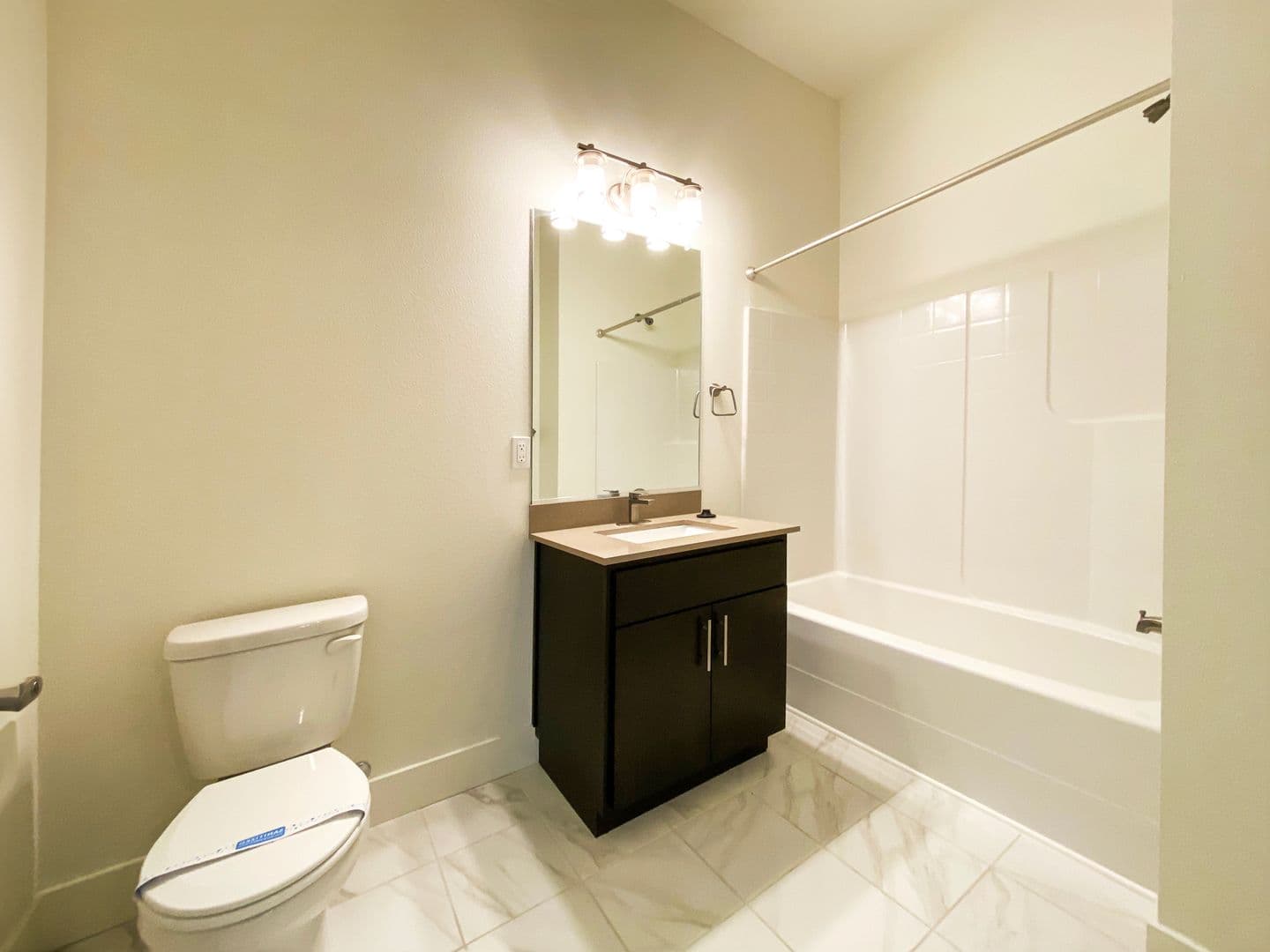 Vancouver Apartment: 1655 C St.