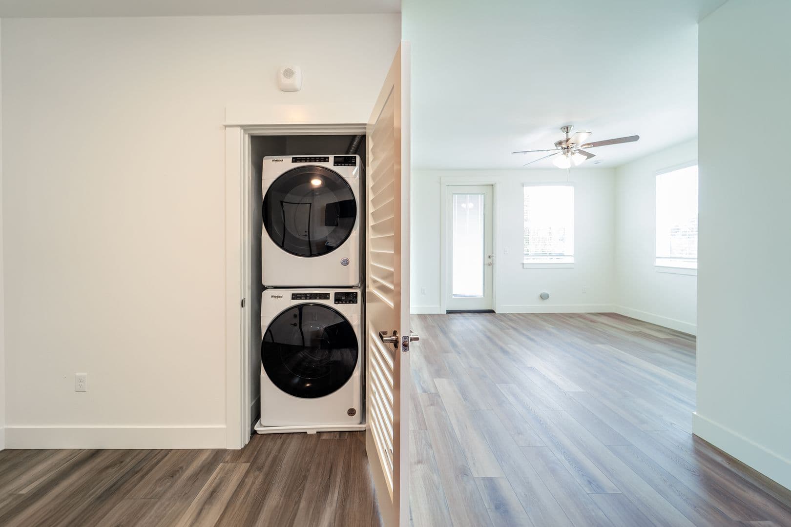 Portland Apartment: 11 SE 57th Ave