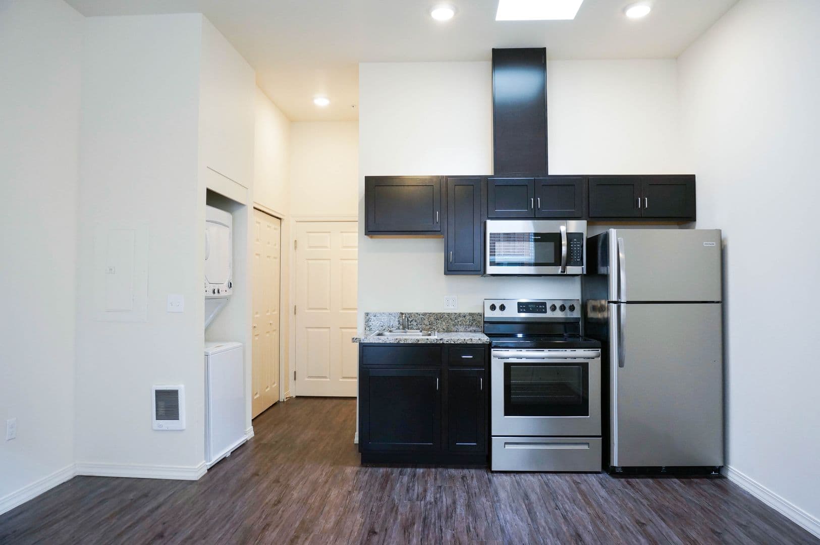 Portland Apartment: 7228 N Burlington Ave