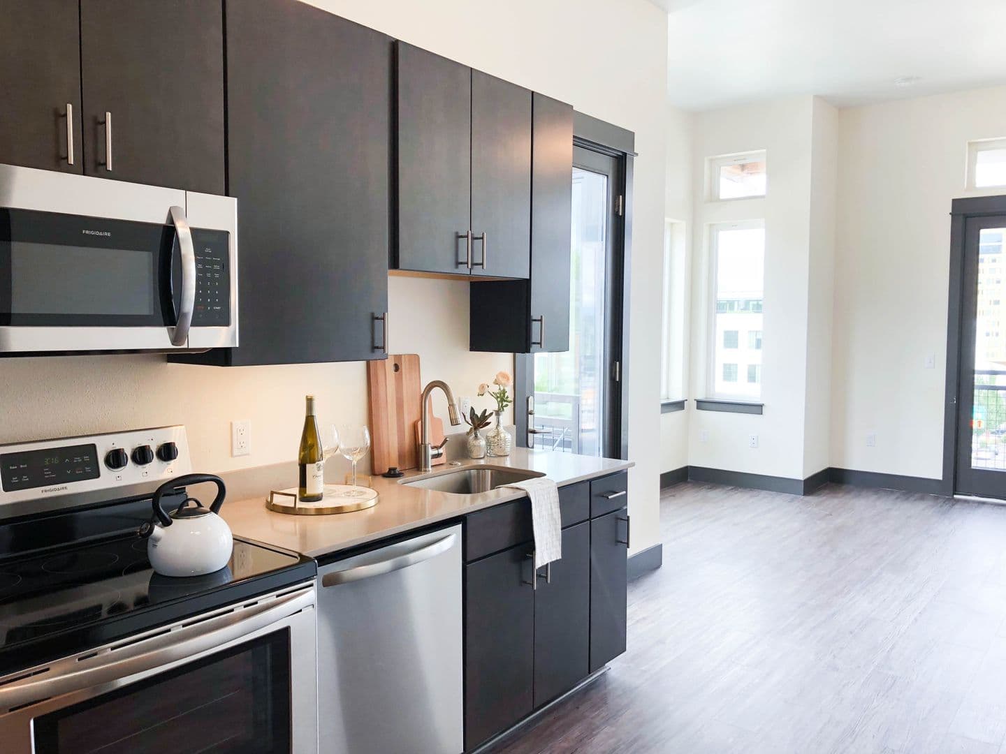 Portland Apartment: 1616 NW Everett