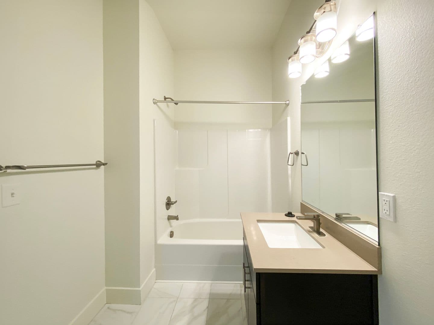 Vancouver Apartment: 1655 C St.