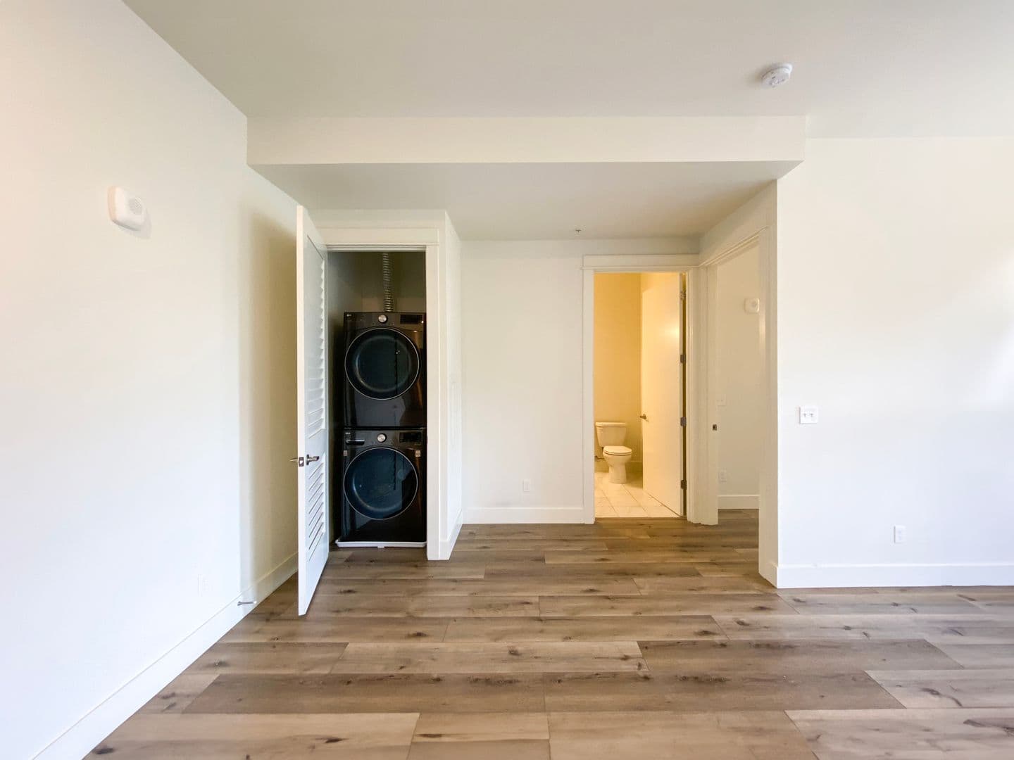 Vancouver Apartment: 1660 D St.