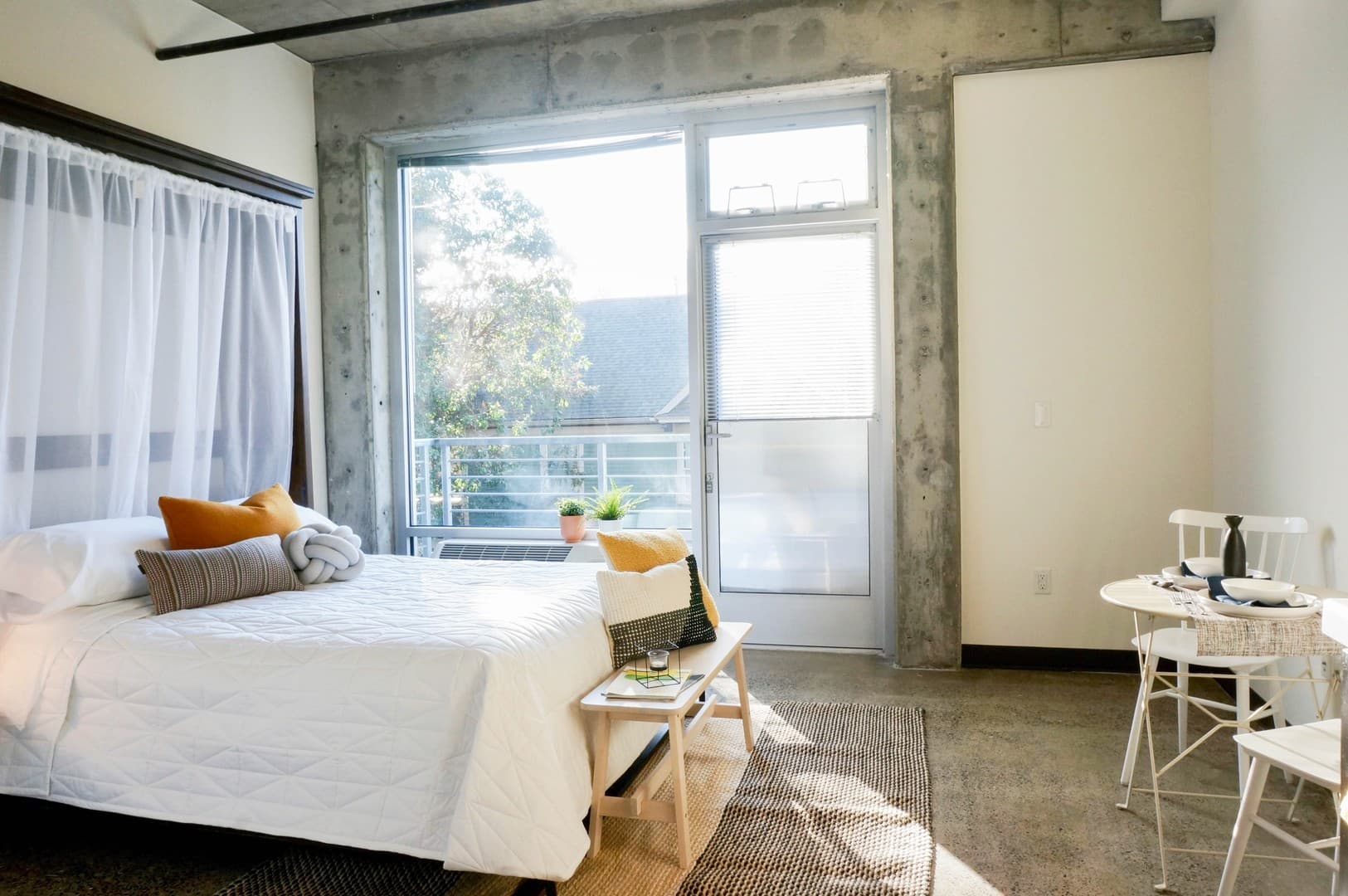 Portland Apartment: 610 NW 17th Ave
