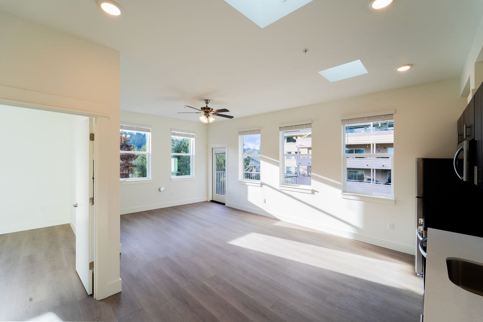 Milwaukie Apartment: 1600 SE Lava Dr.