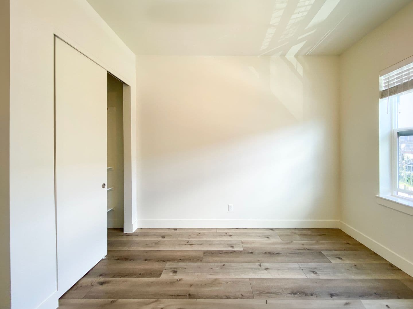 Vancouver Apartment: 1660 D St.