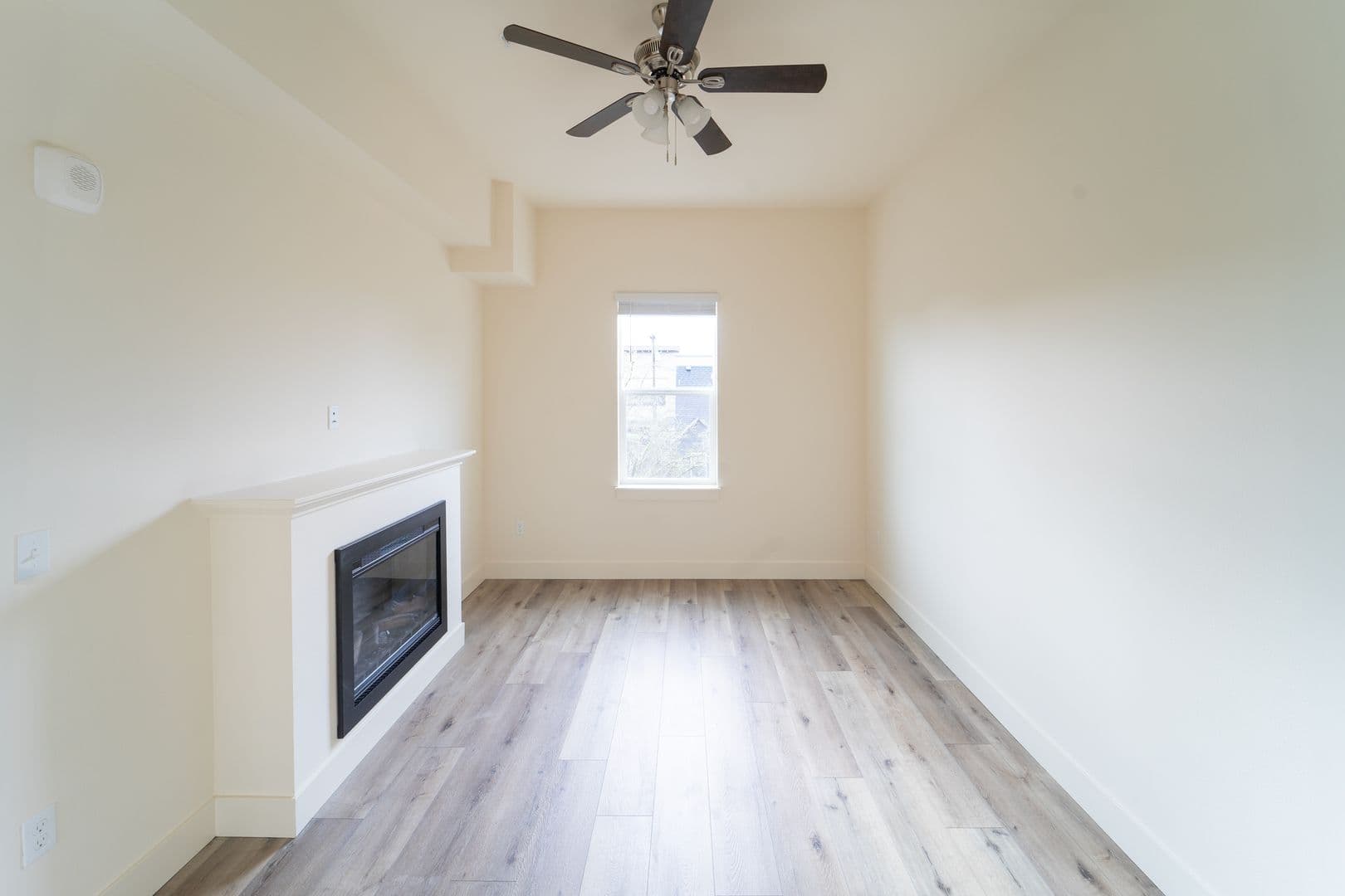 Portland Apartment: 7980-7990 SW Capitol Hill Rd