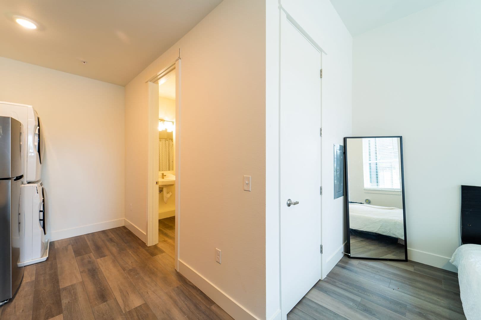 Portland Apartment: 11 SE 57th Ave