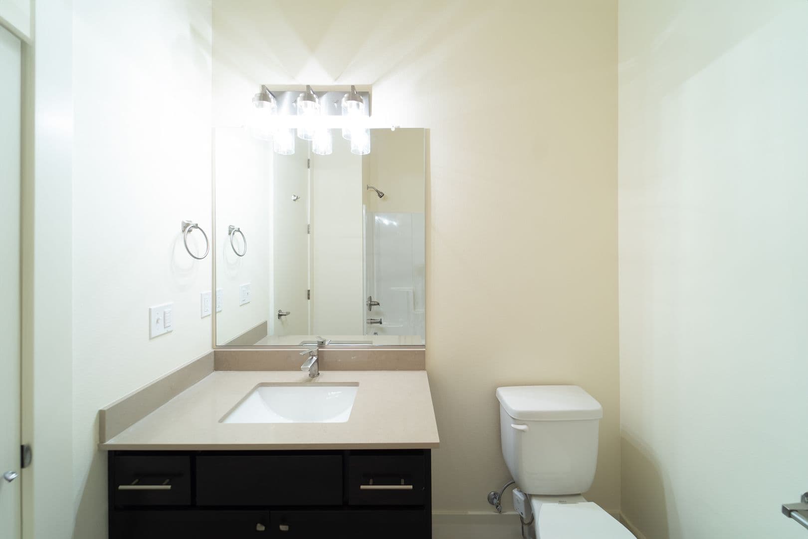 Portland Apartment: 7980-7990 SW Capitol Hill Rd