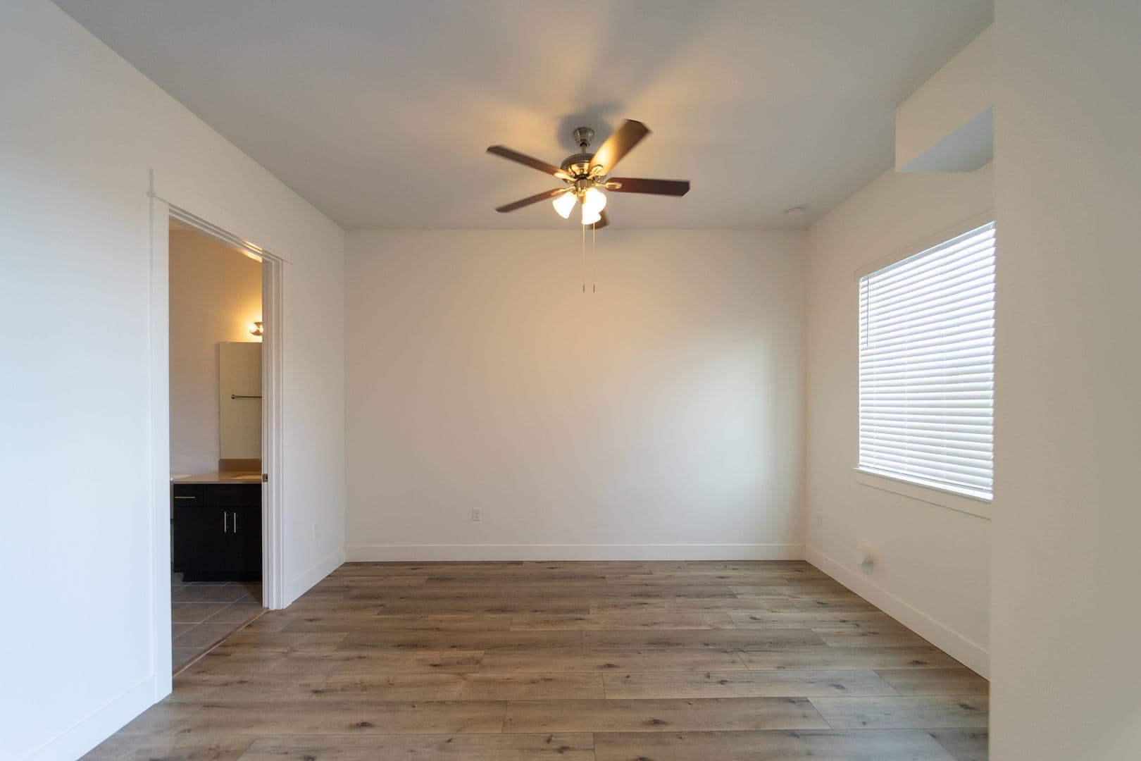 Scappoose Apartment: 51577 SE 2nd Street