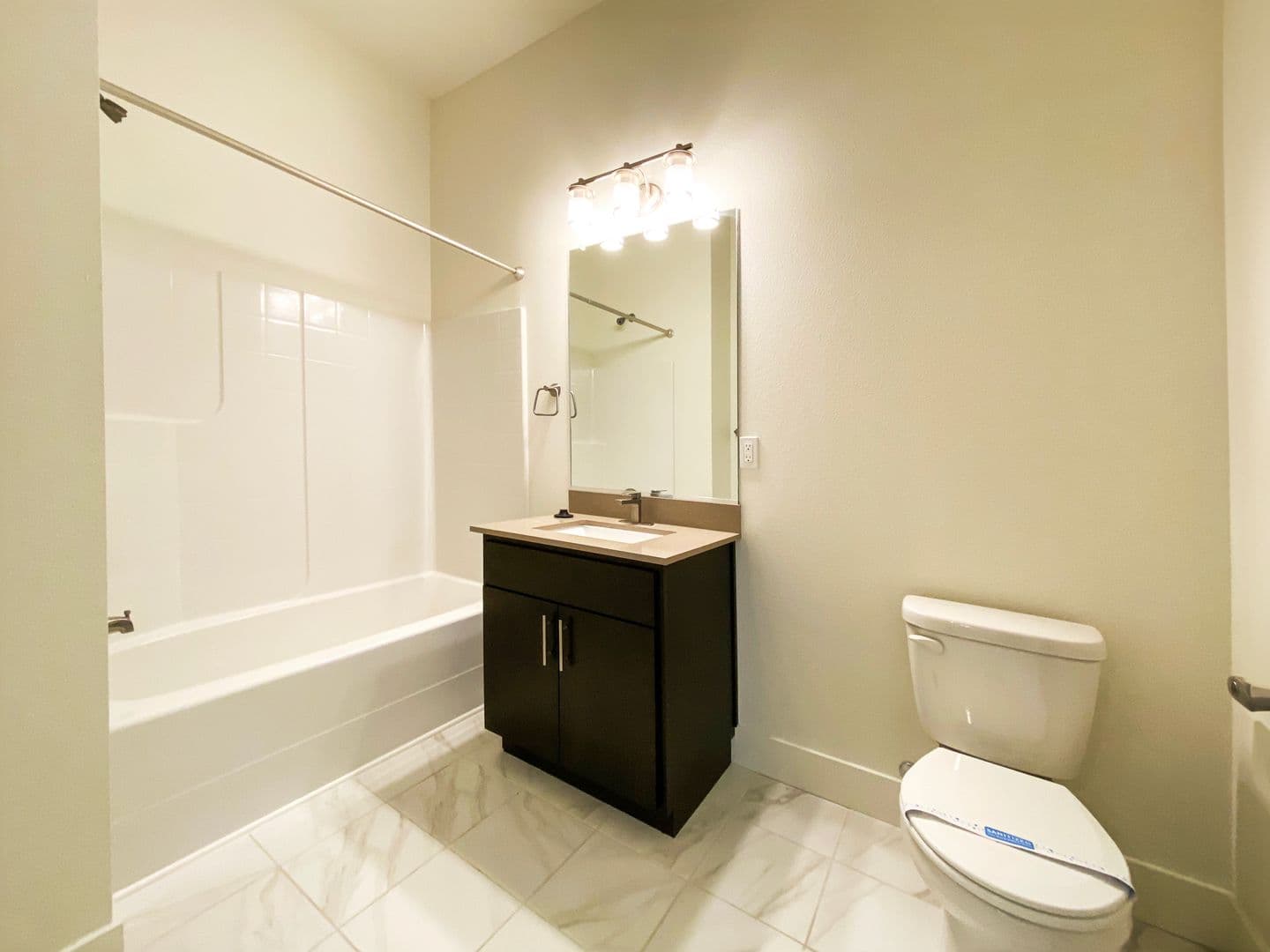 Vancouver Apartment: 1655 C St.