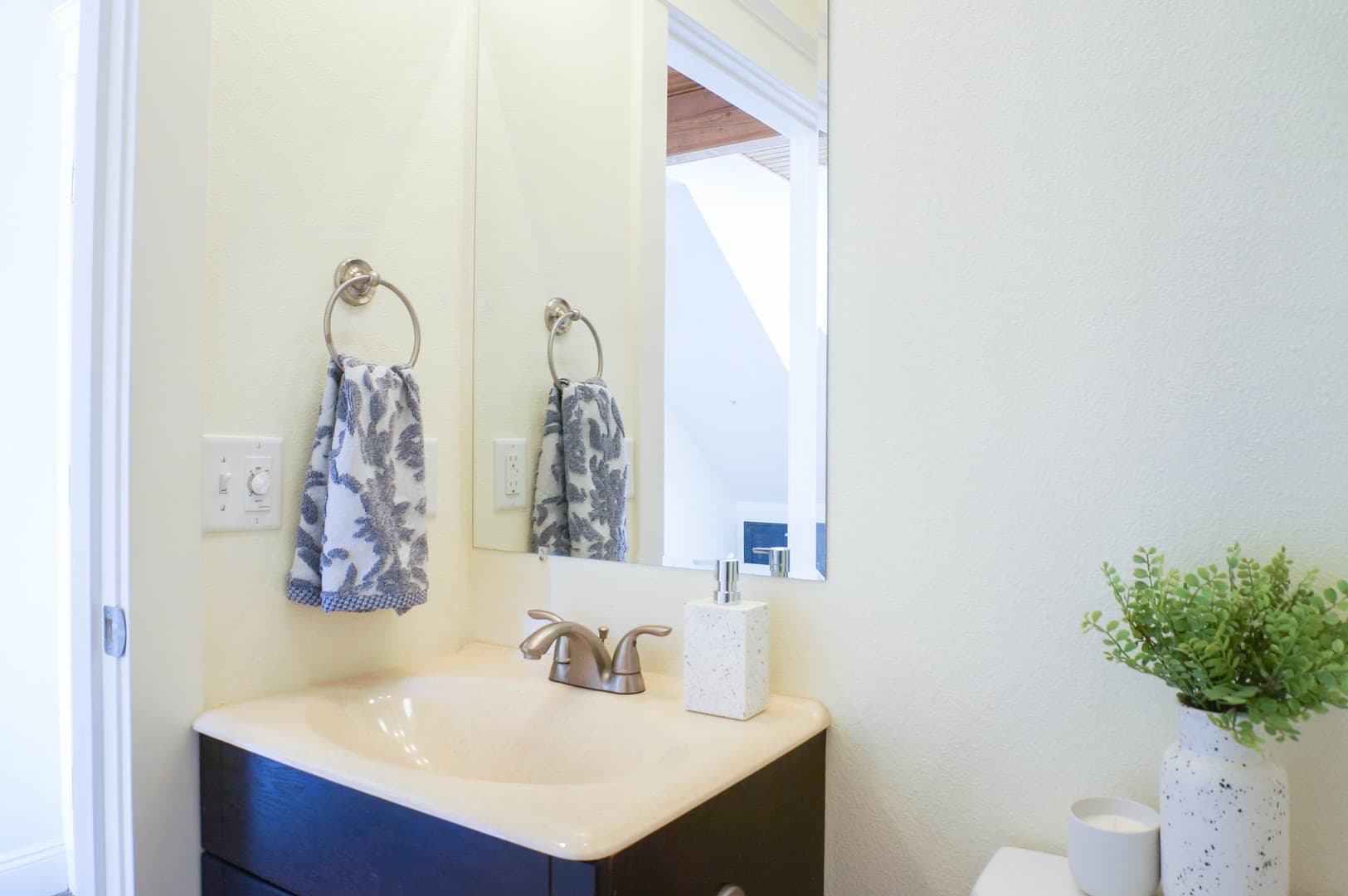 Portland Apartment: 3855 N Mississippi Avenue