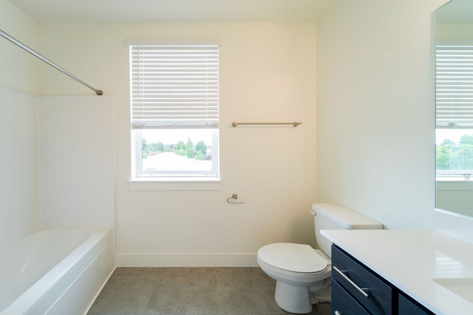 Portland Apartment: 11 SE 57th Ave