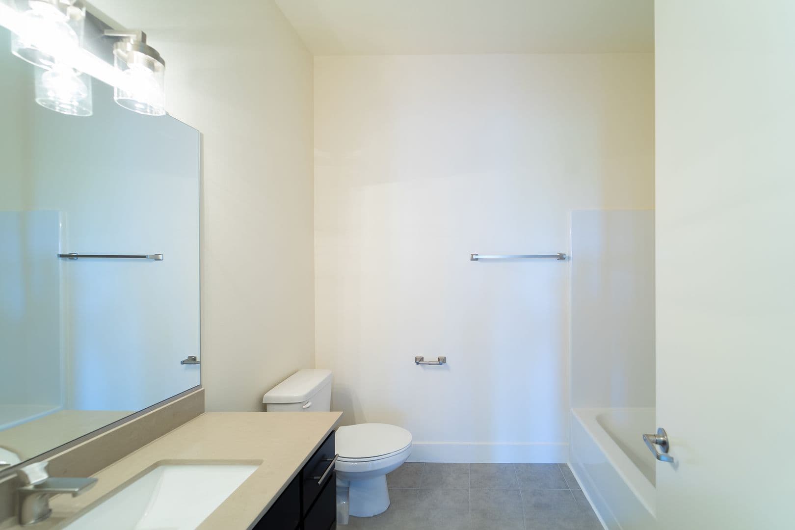 Portland Apartment: 7980-7990 SW Capitol Hill Rd