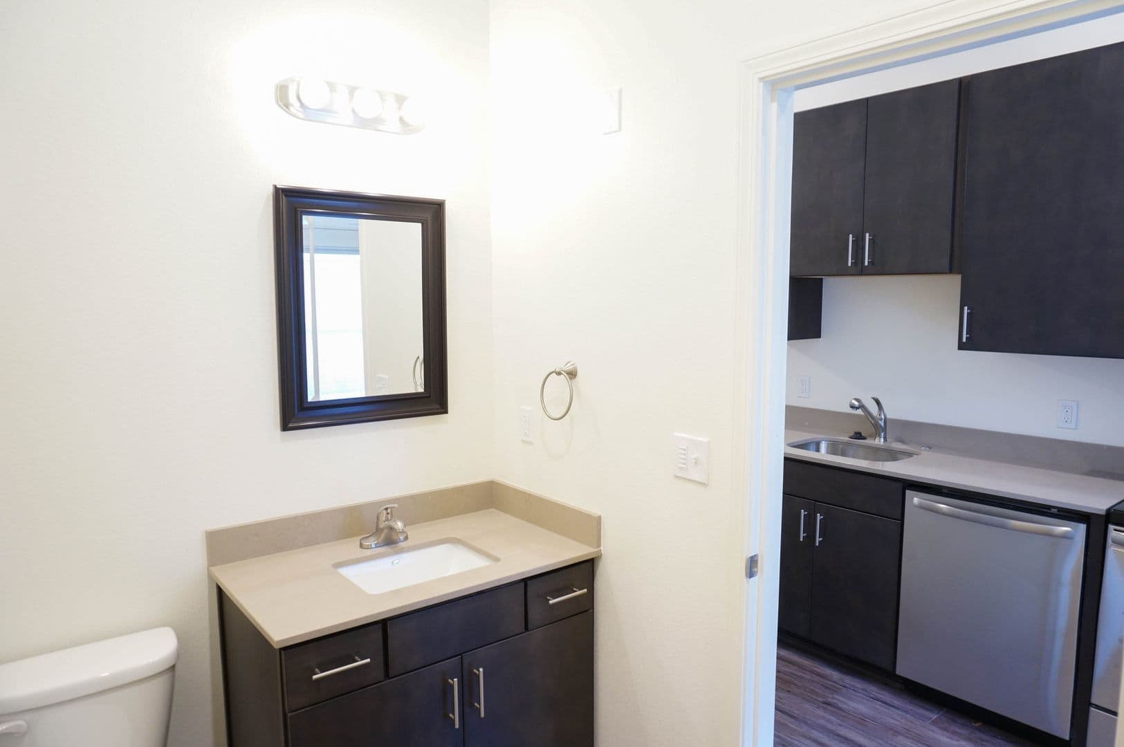 Portland Apartment: 7210 N Burlington Ave.