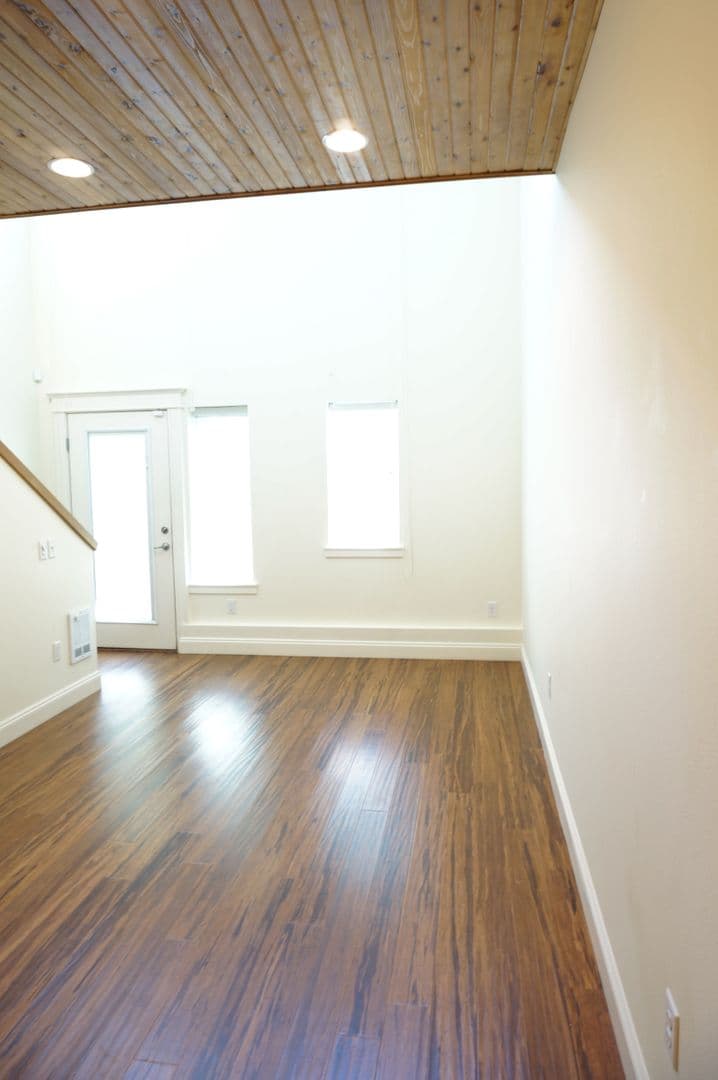 Portland Apartment: 3855 N Mississippi Avenue