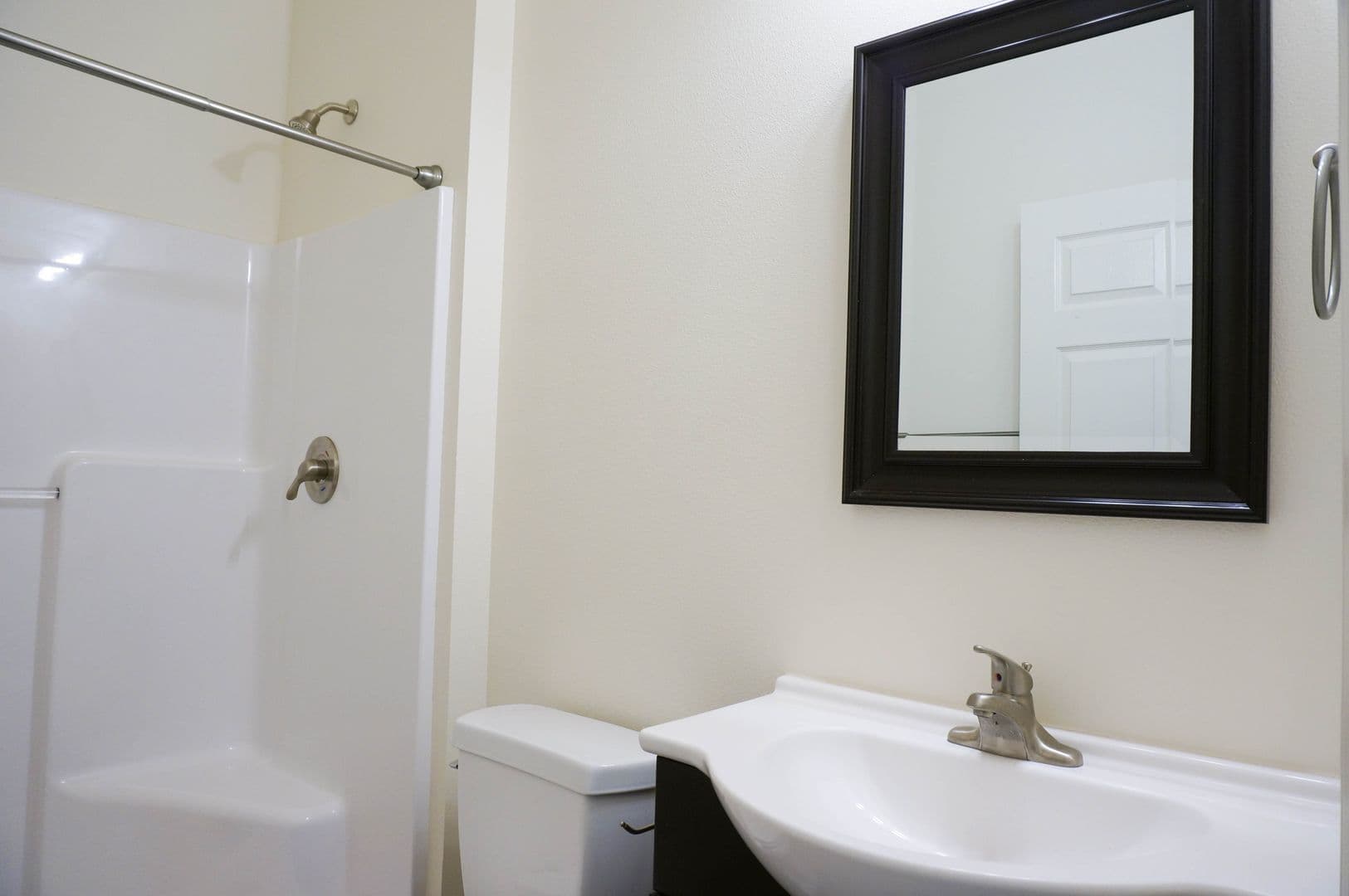 Portland Apartment: 7228 N Burlington Ave