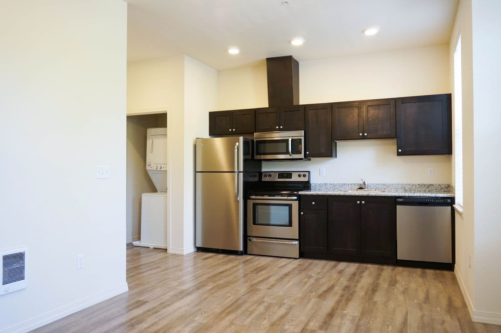 Portland Apartment: 8510 N Ivanhoe St