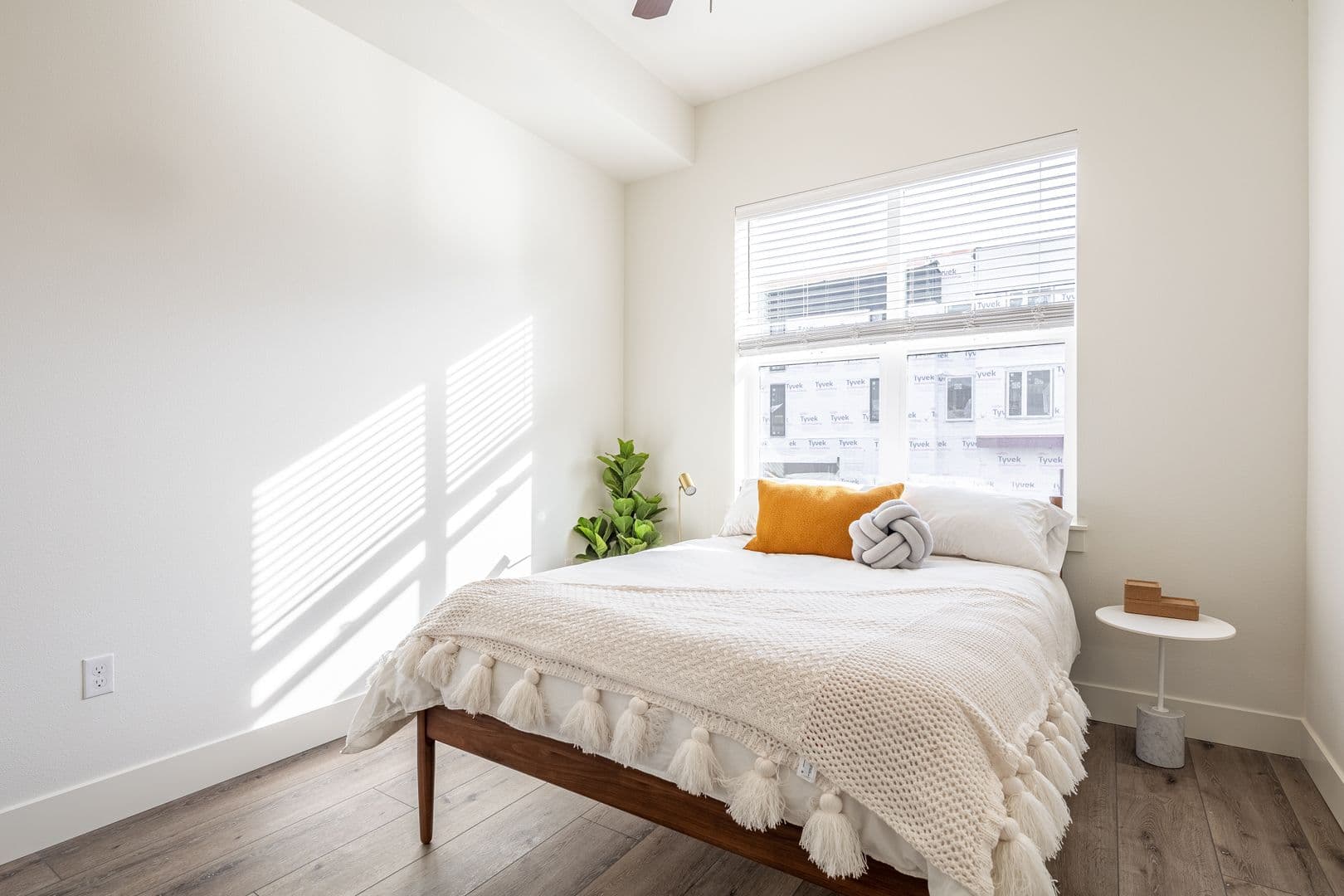 Vancouver Apartment: 1660 D St.