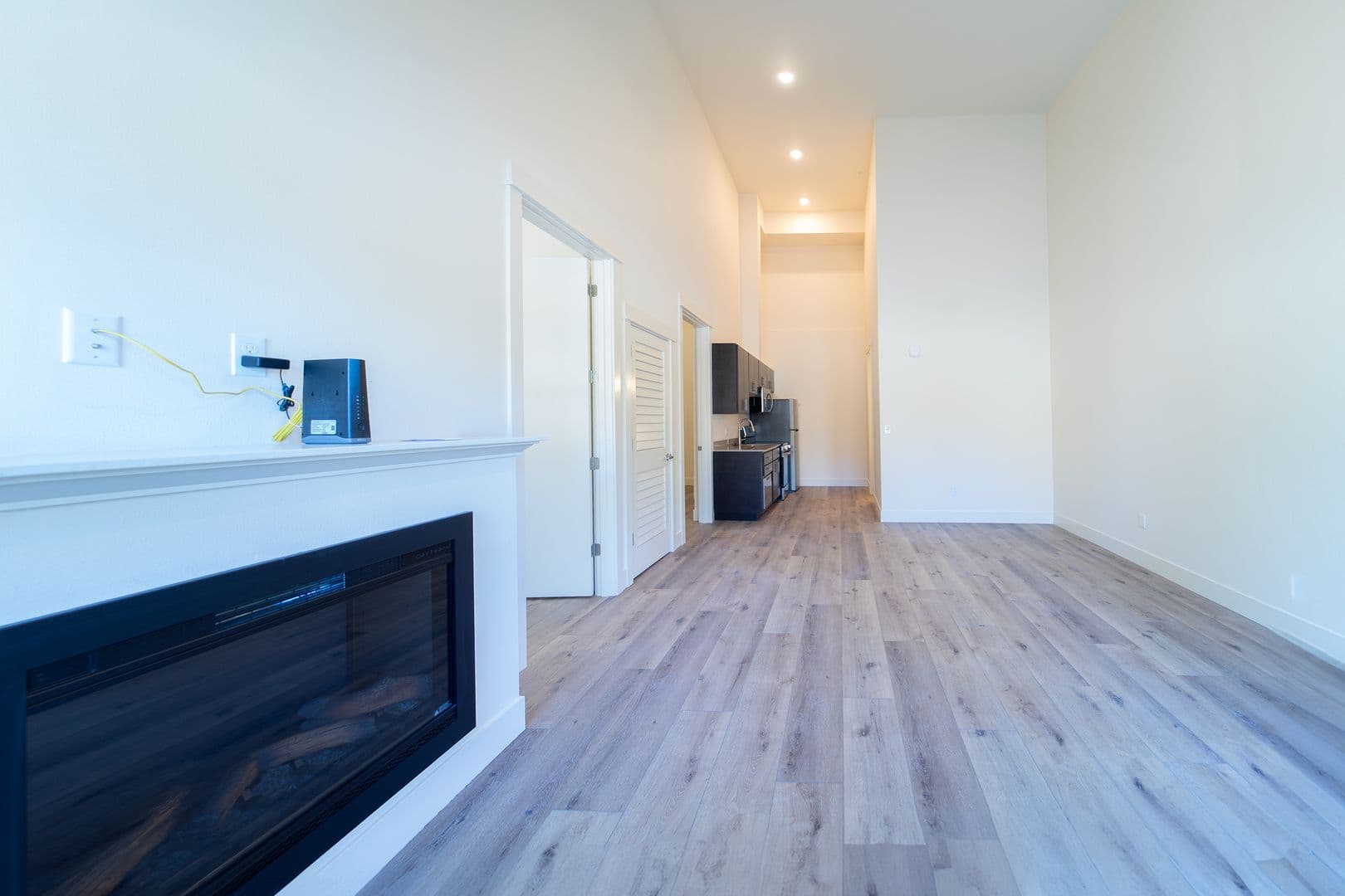 Portland Apartment: 7980-7990 SW Capitol Hill Rd