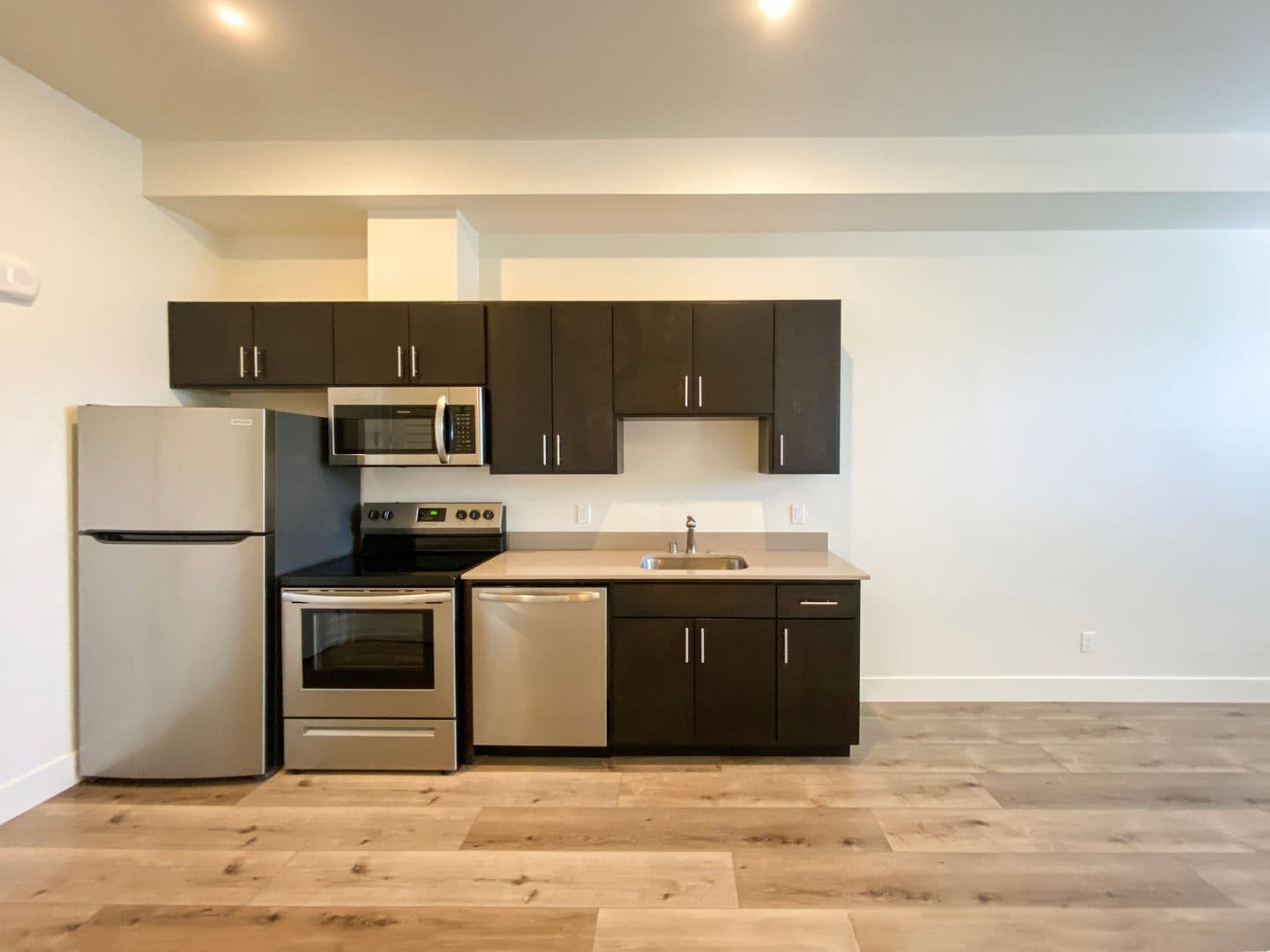 Vancouver Apartment: 1660 D St.