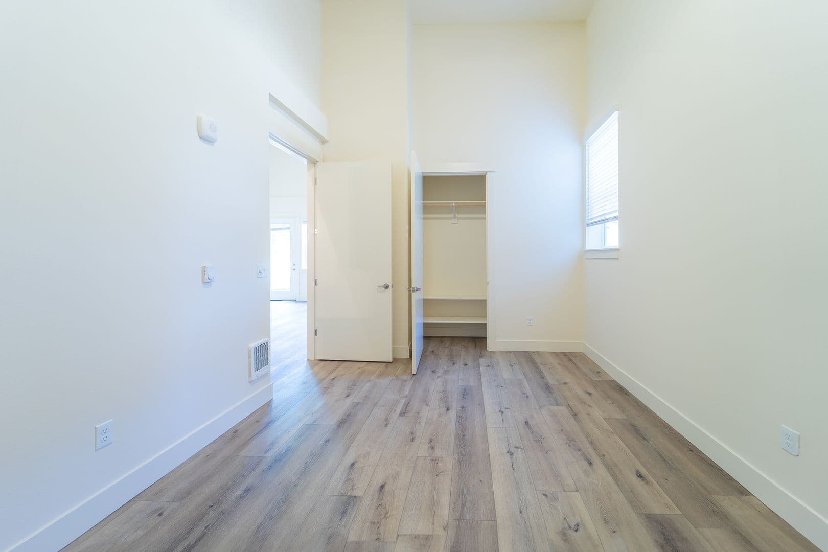 Portland Apartment: 7980-7990 SW Capitol Hill Rd