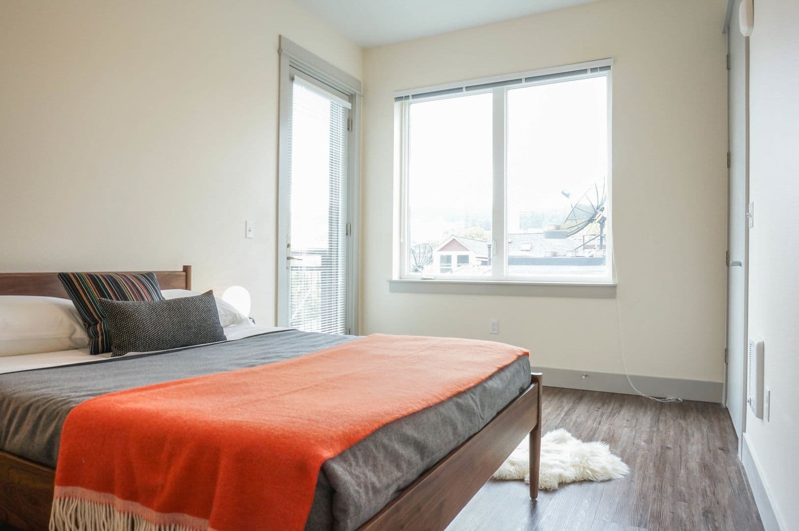 Portland Apartment: 1616 NW Everett