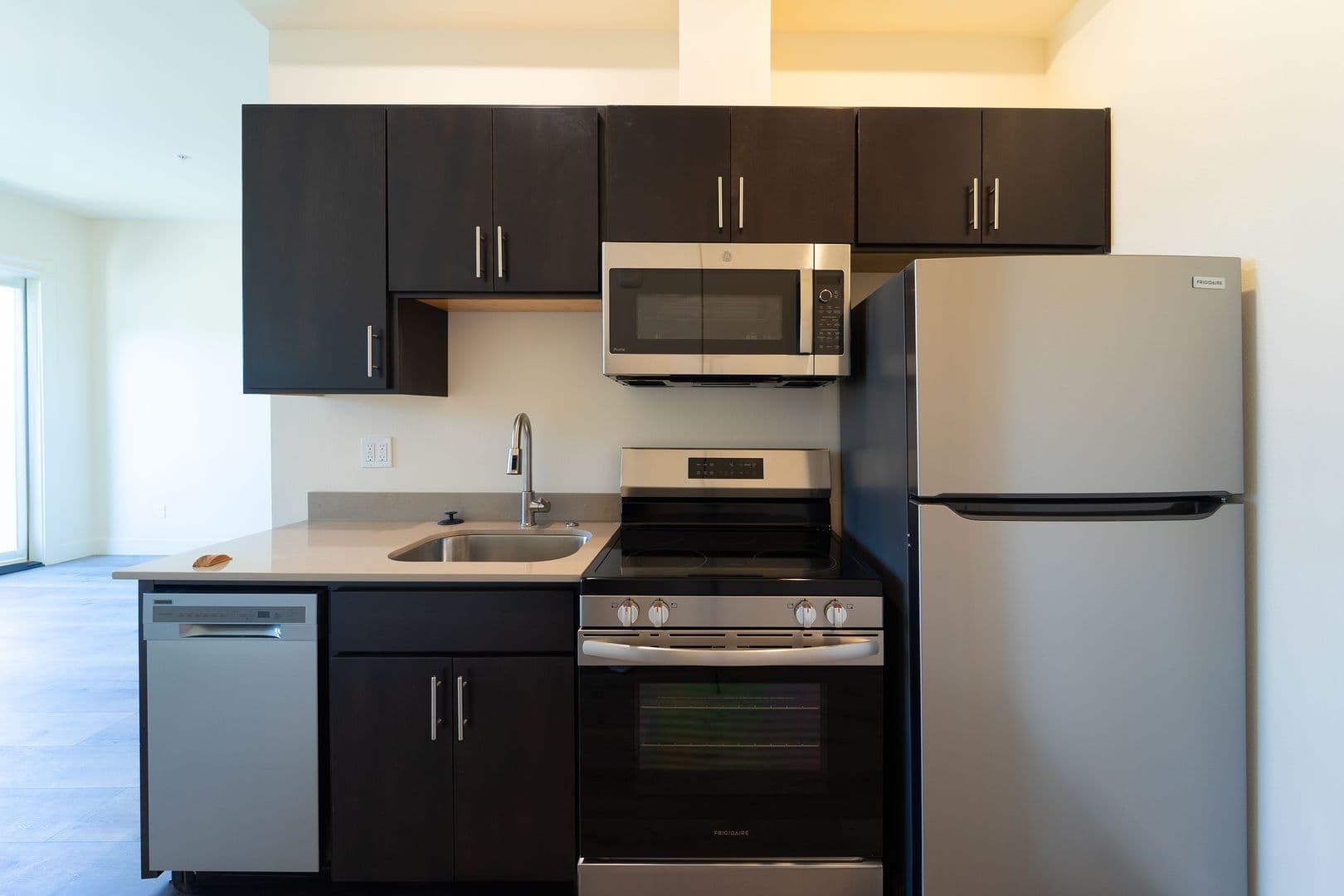 Portland Apartment: 7980-7990 SW Capitol Hill Rd