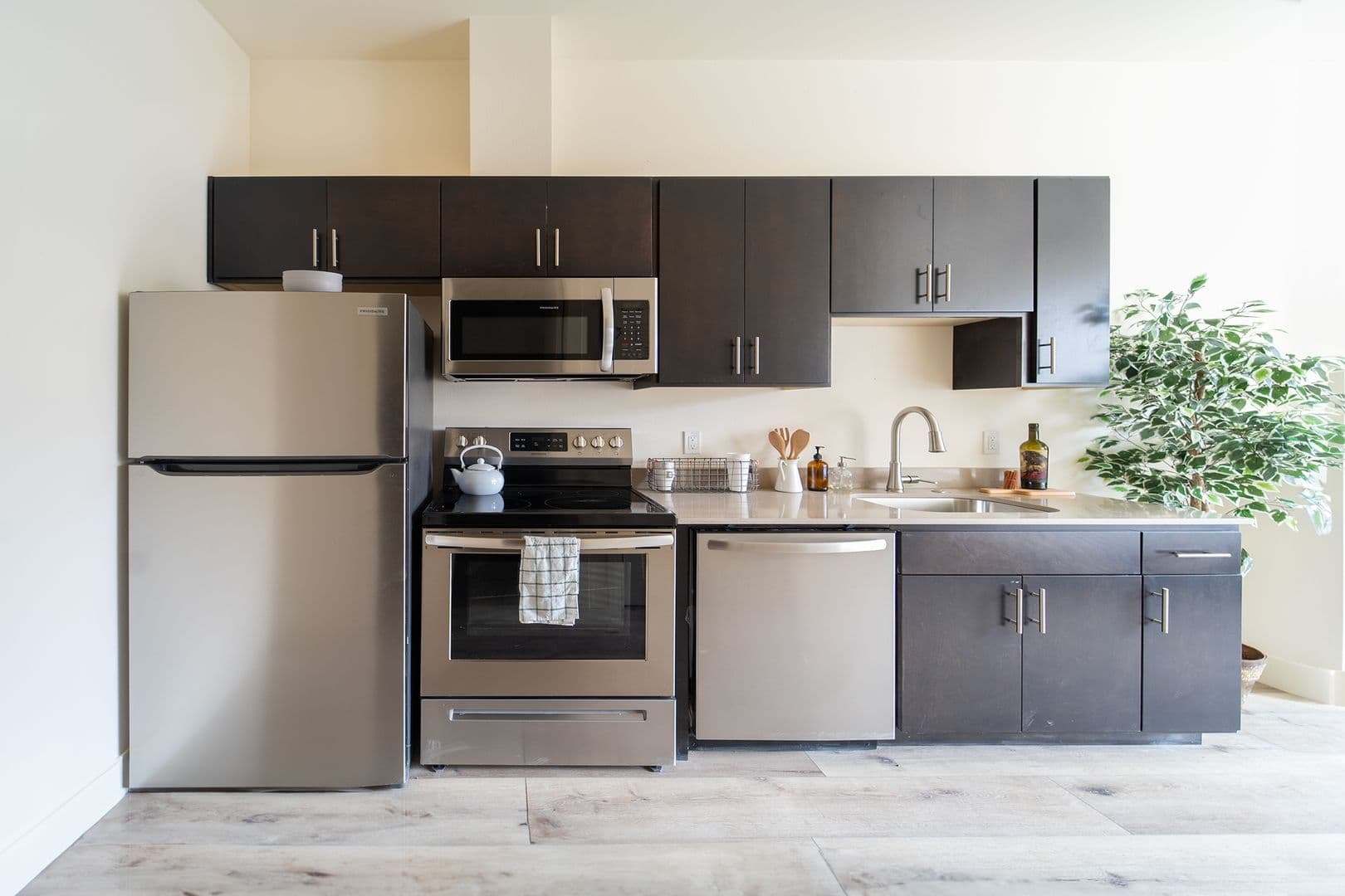Portland Apartment: 7980-7990 SW Capitol Hill Rd