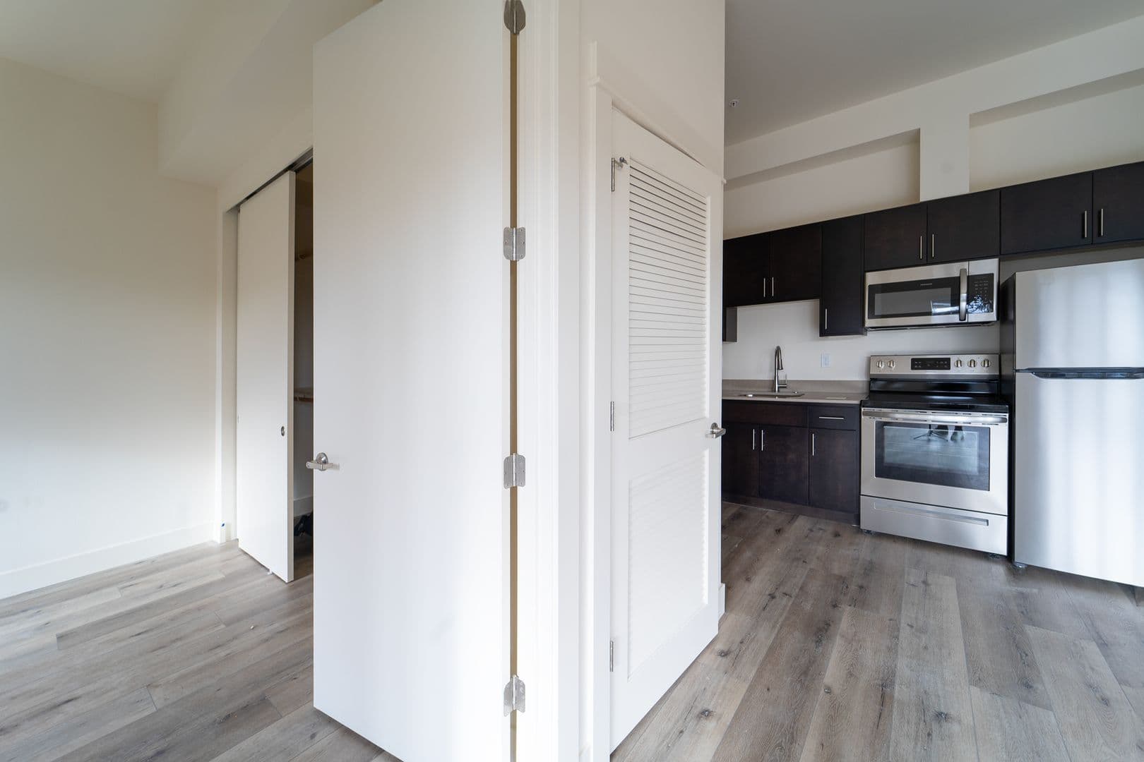 Portland Apartment: 7980-7990 SW Capitol Hill Rd