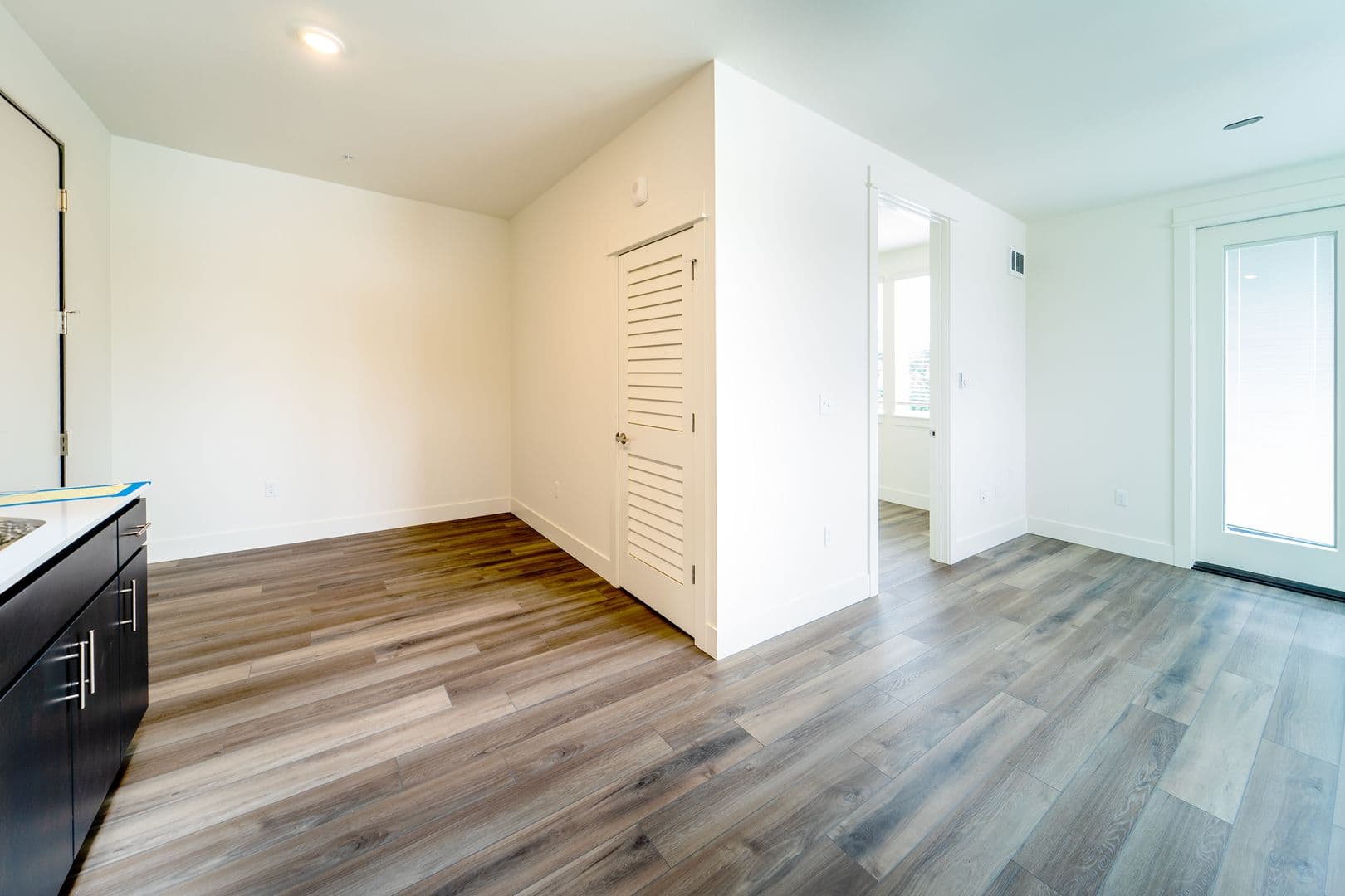 Portland Apartment: 11 SE 57th Ave