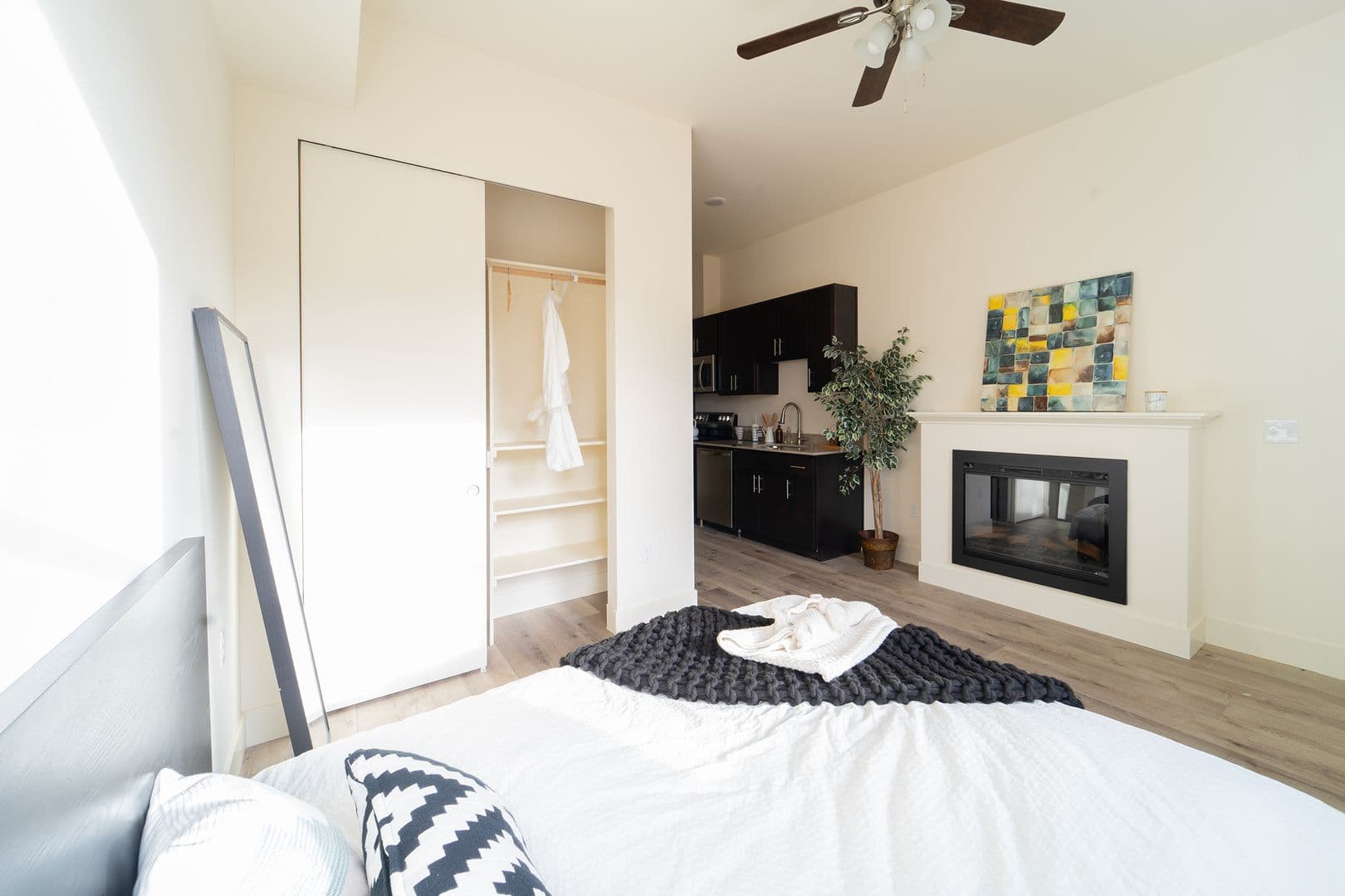 Portland Apartment: 7980-7990 SW Capitol Hill Rd