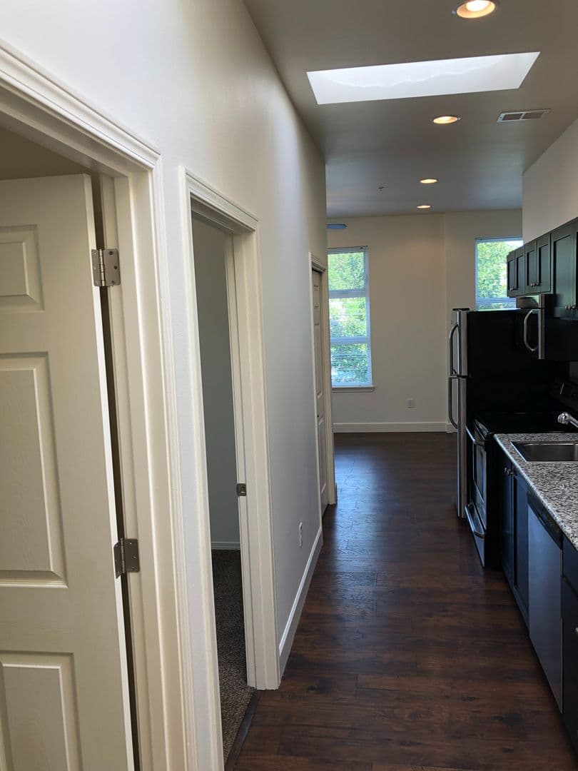 Portland Apartment: 1100 & 1120 SE Sherman St.