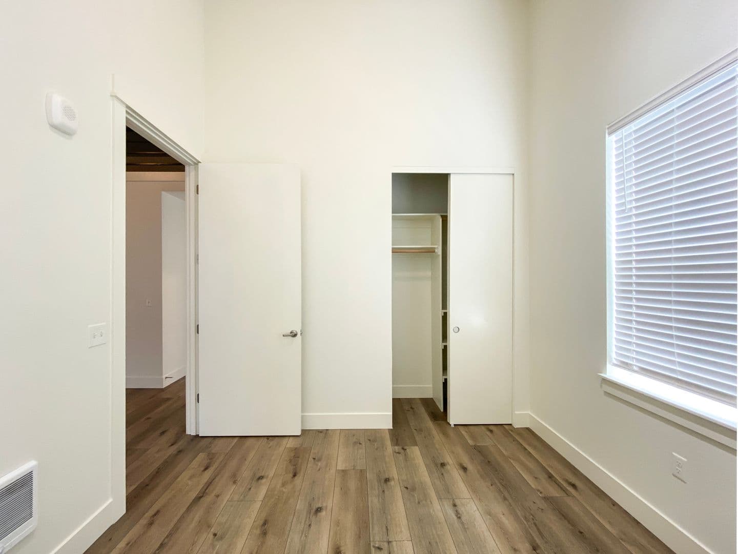 Vancouver Apartment: 1660 D St.