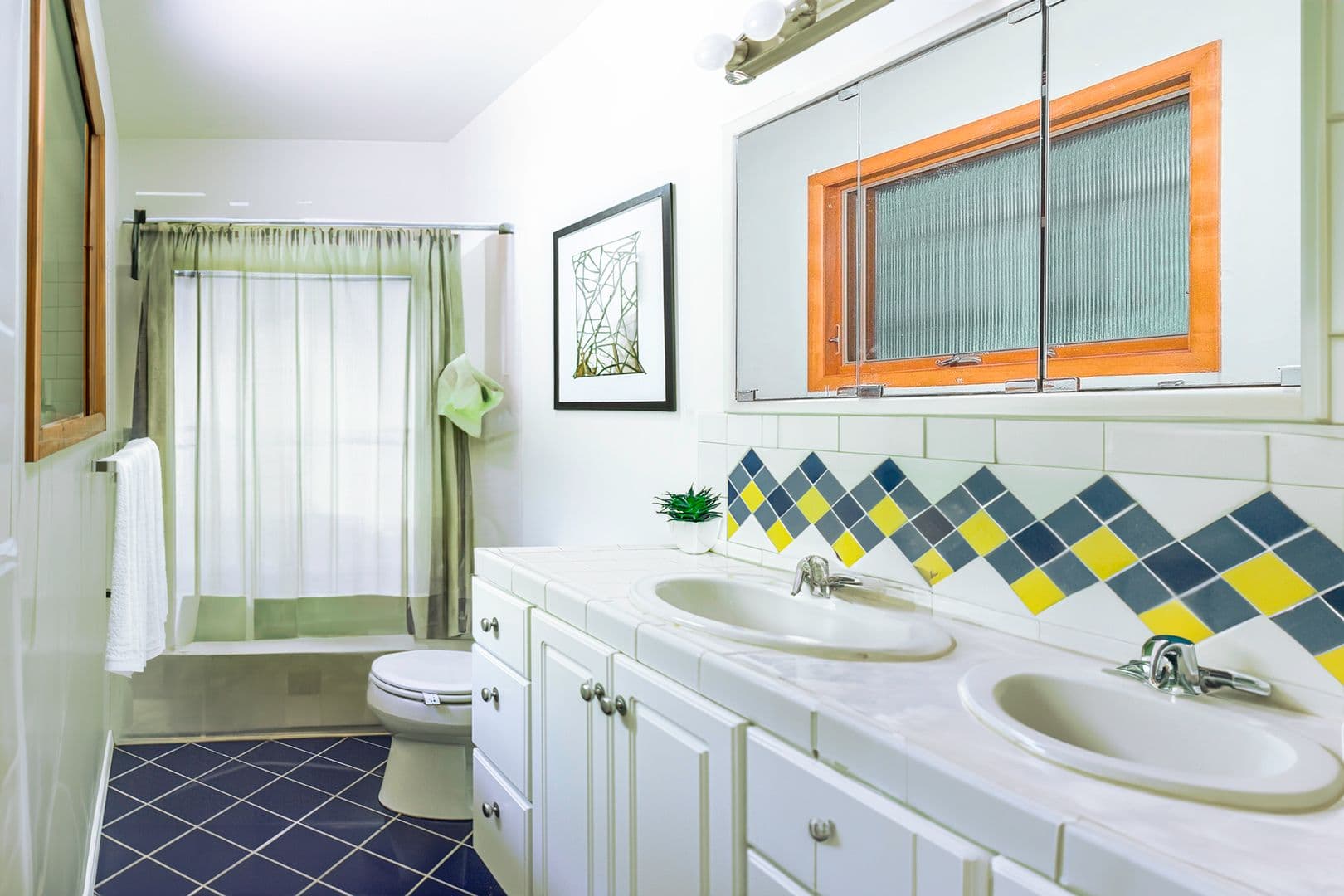 Portland House: 7725 SW Miner Way