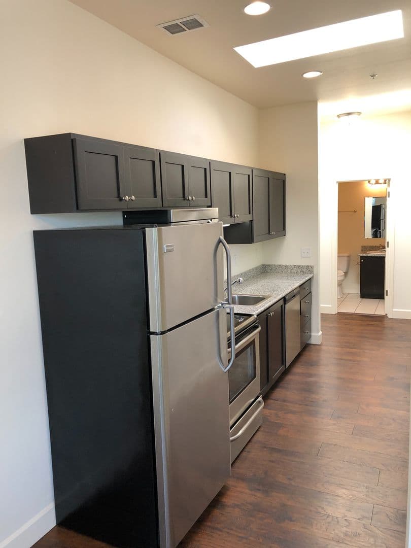 Portland Apartment: 1100 & 1120 SE Sherman St.