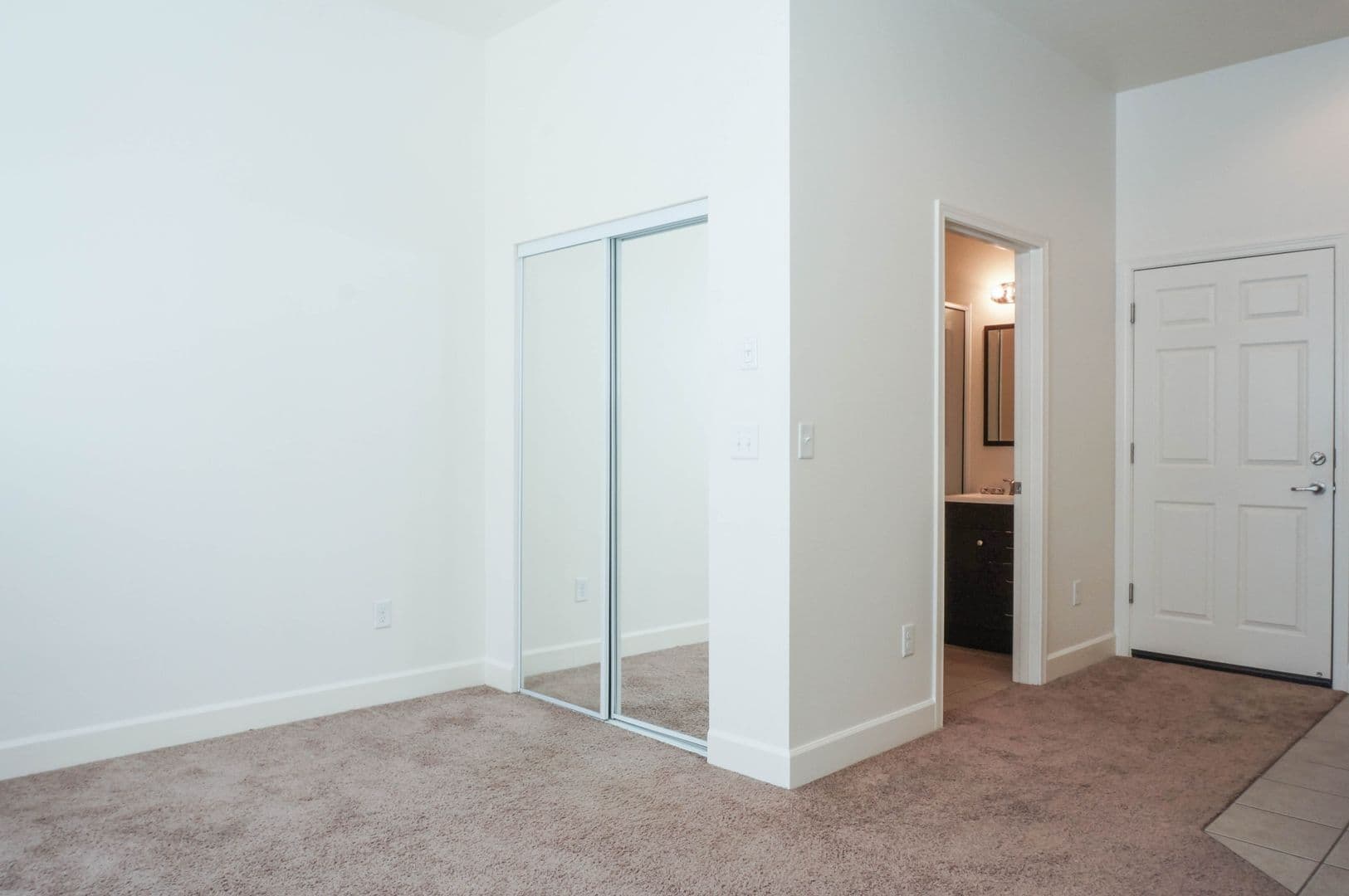 Portland Apartment: 3875 N Mississippi Ave